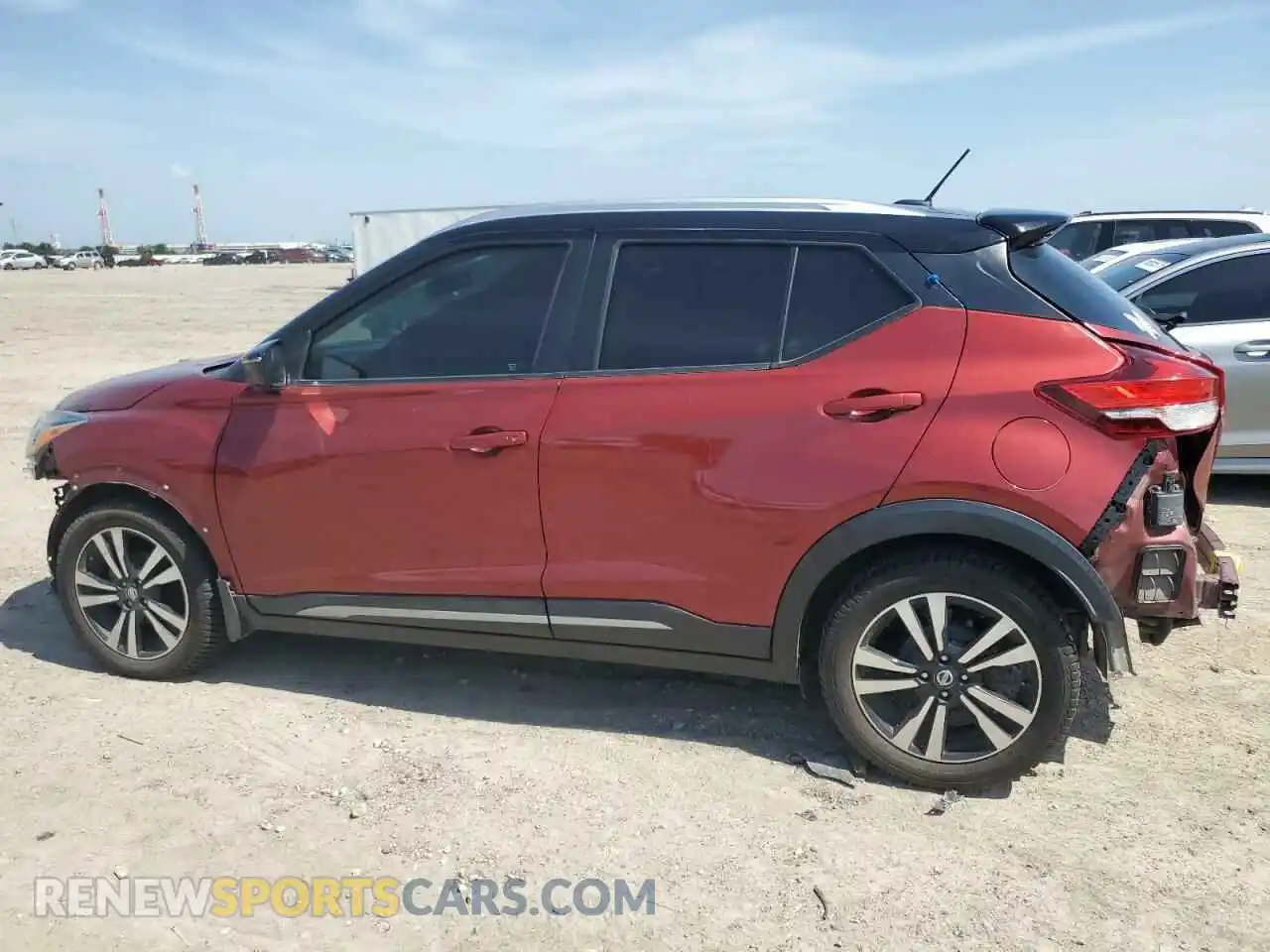 2 Photograph of a damaged car 3N1CP5CU7KL527837 NISSAN KICKS 2019