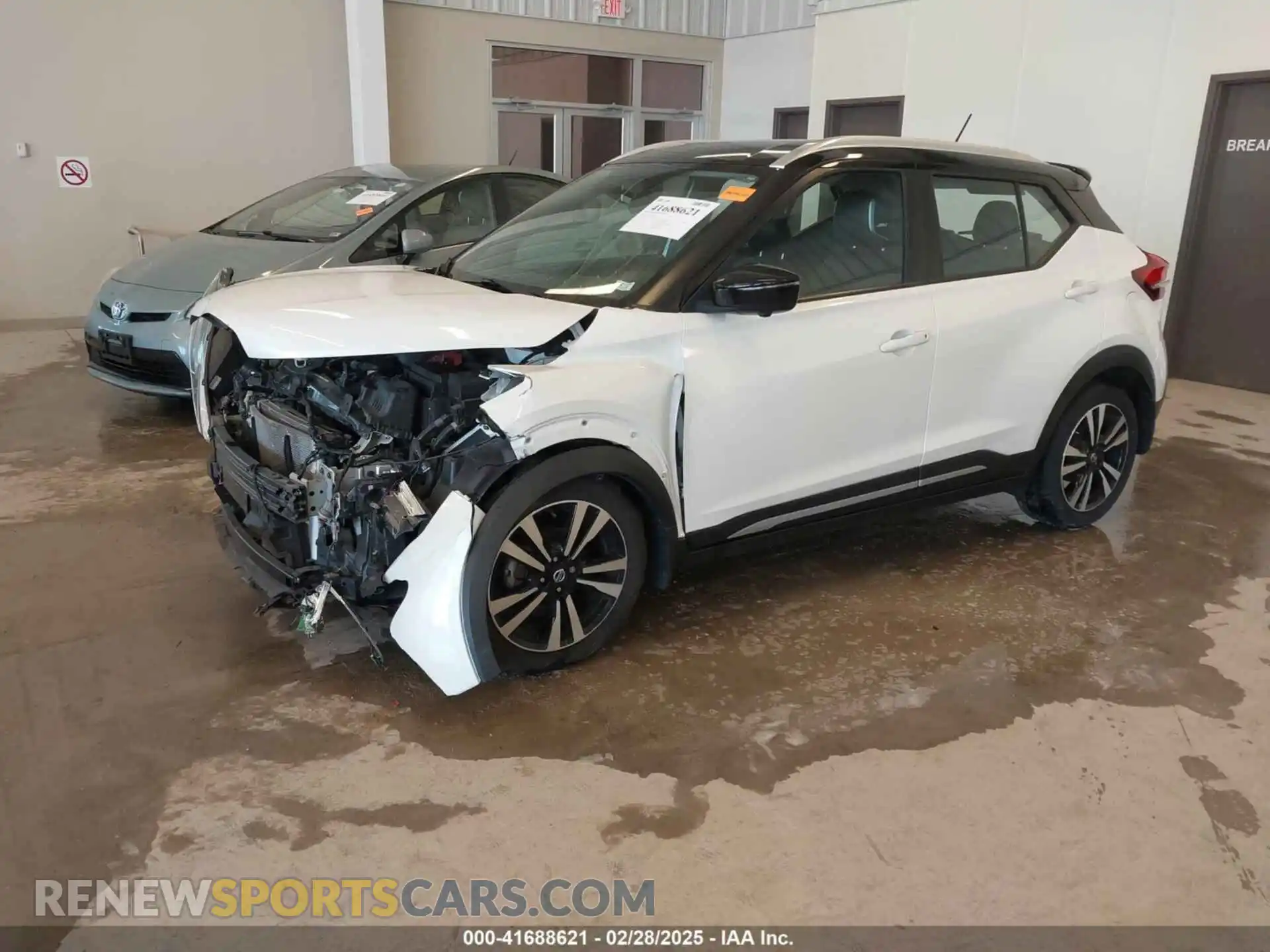 2 Photograph of a damaged car 3N1CP5CU7KL538238 NISSAN KICKS 2019