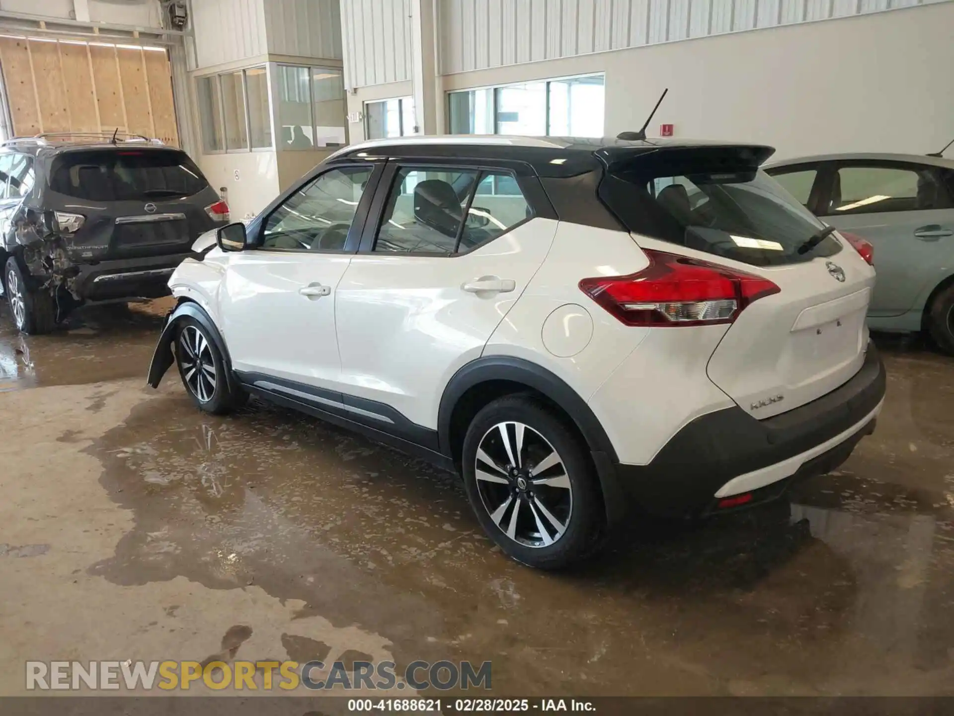 3 Photograph of a damaged car 3N1CP5CU7KL538238 NISSAN KICKS 2019