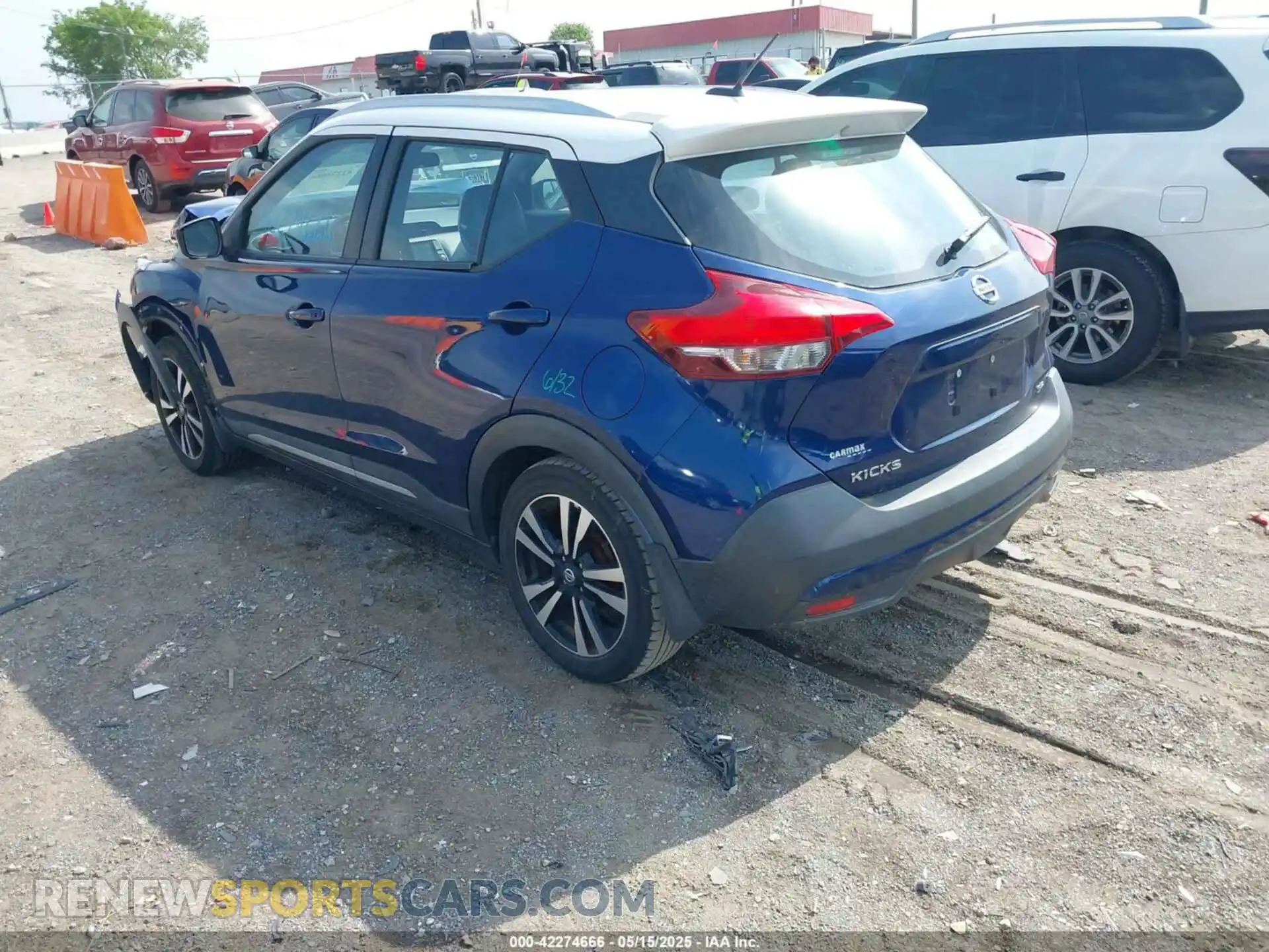 3 Photograph of a damaged car 3N1CP5CU7KL567786 NISSAN KICKS 2019
