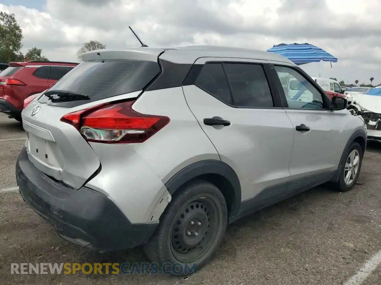3 fotografías del automóvil dañado 3N1CP5CU8KL523957 NISSAN KICKS 2019