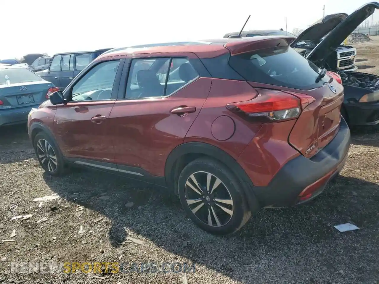 2 fotografías del automóvil dañado 3N1CP5CU8KL555775 NISSAN KICKS 2019