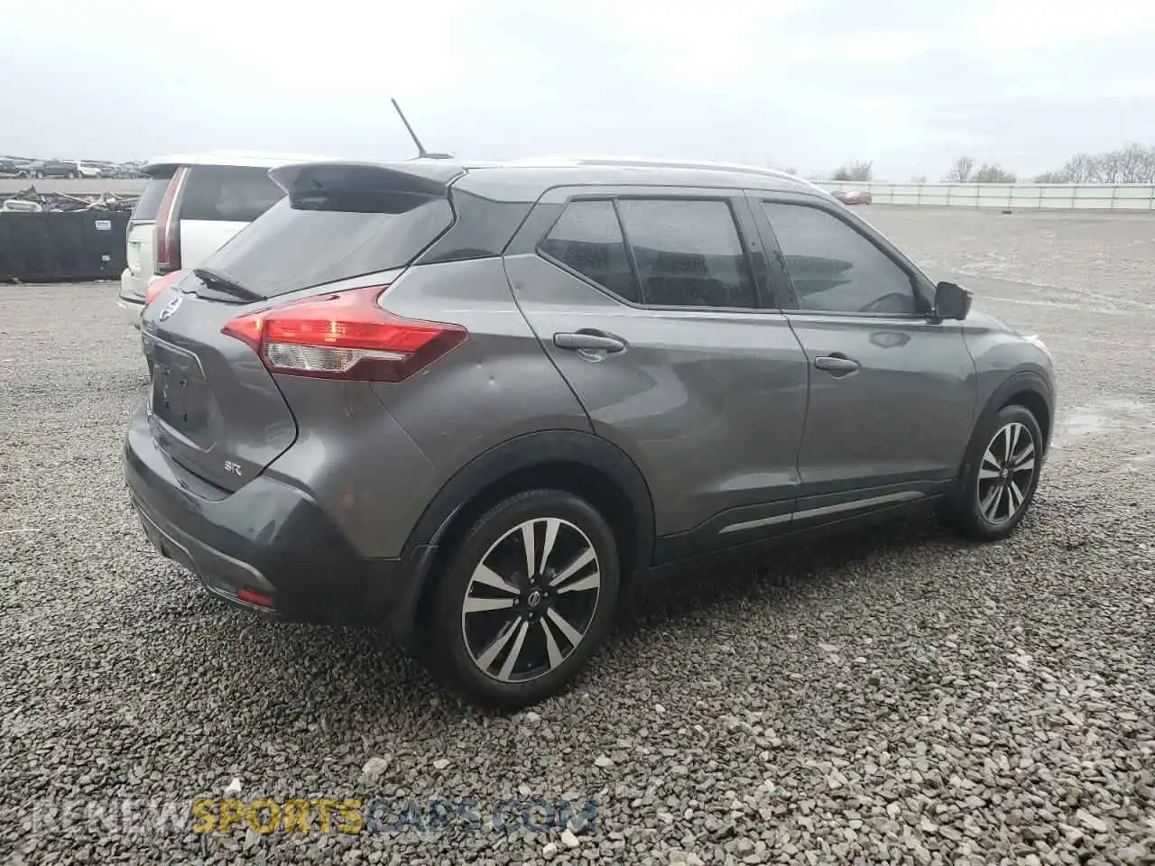 3 fotografías del automóvil dañado 3N1CP5CU8KL556523 NISSAN KICKS 2019