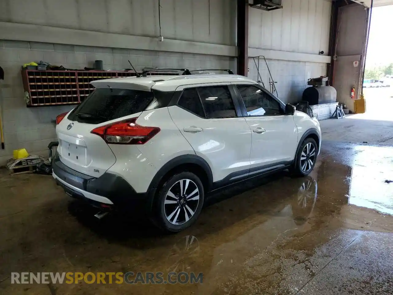 3 fotografías del automóvil dañado 3N1CP5CU8KL563276 NISSAN KICKS 2019
