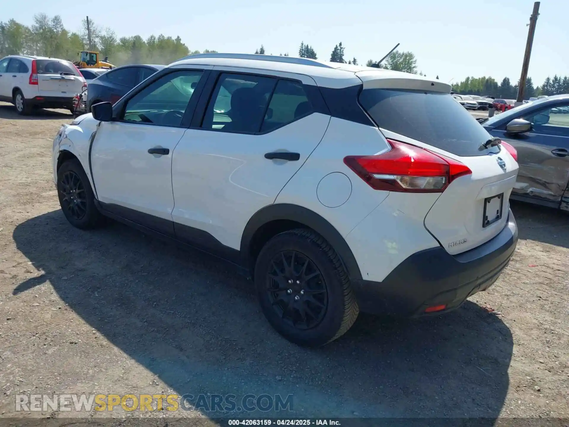 3 Photograph of a damaged car 3N1CP5CU9KL480214 NISSAN KICKS 2019