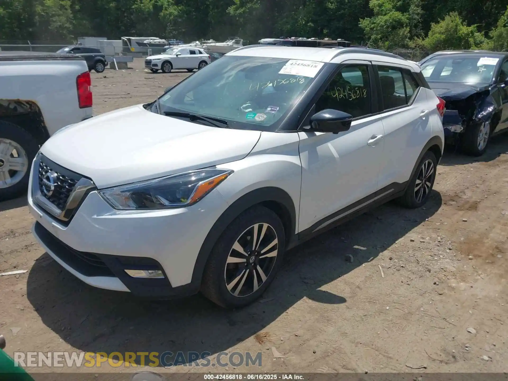2 Photograph of a damaged car 3N1CP5CU9KL511445 NISSAN KICKS 2019