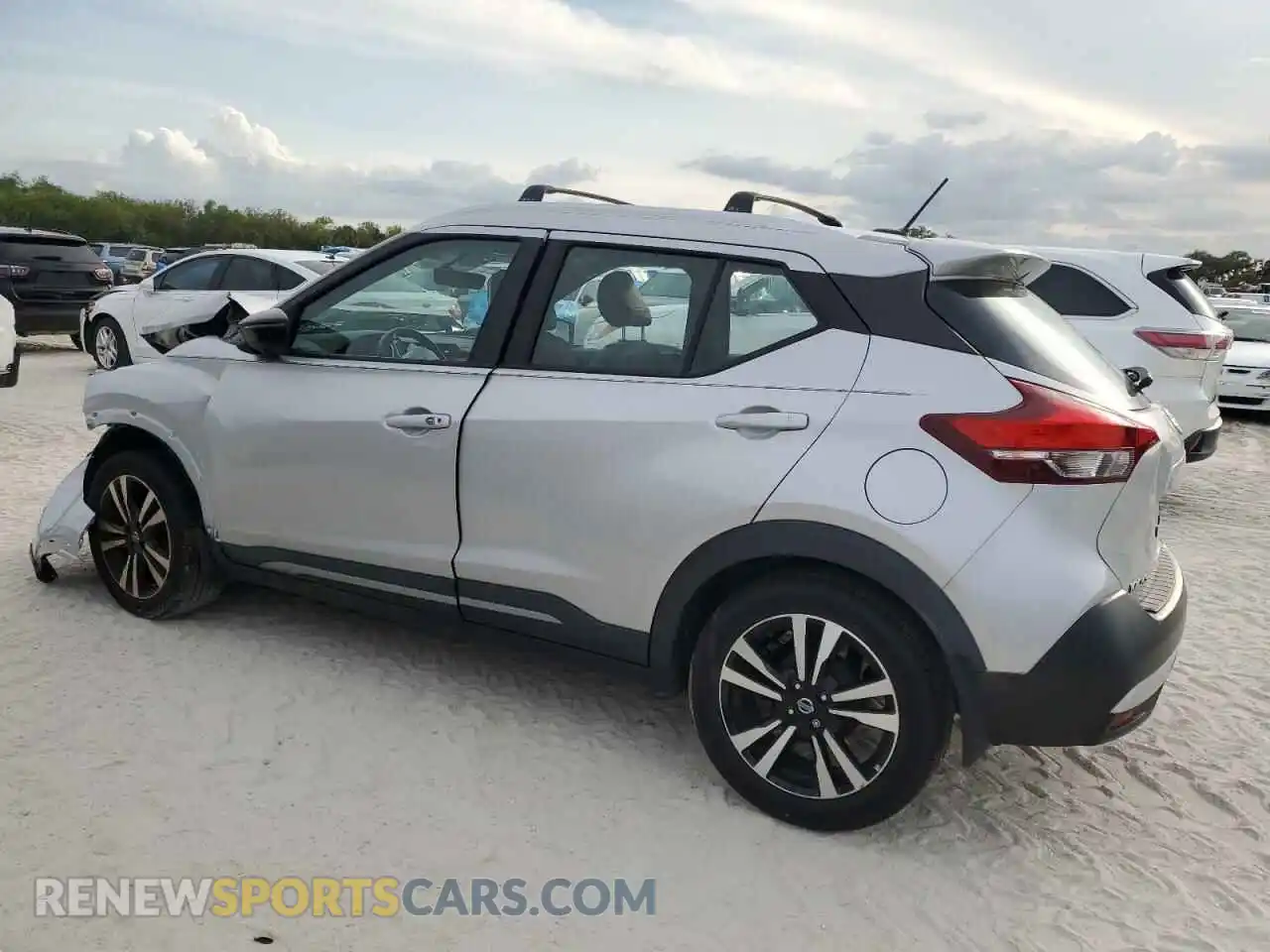 2 Фотография поврежденного автомобиля 3N1CP5CU9KL518508 NISSAN KICKS 2019