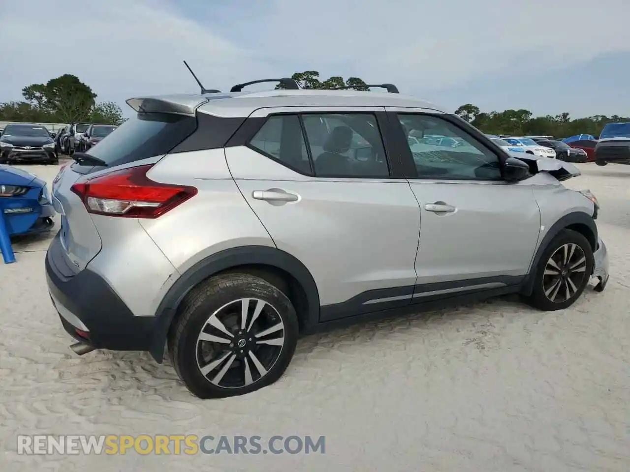 3 Фотография поврежденного автомобиля 3N1CP5CU9KL518508 NISSAN KICKS 2019