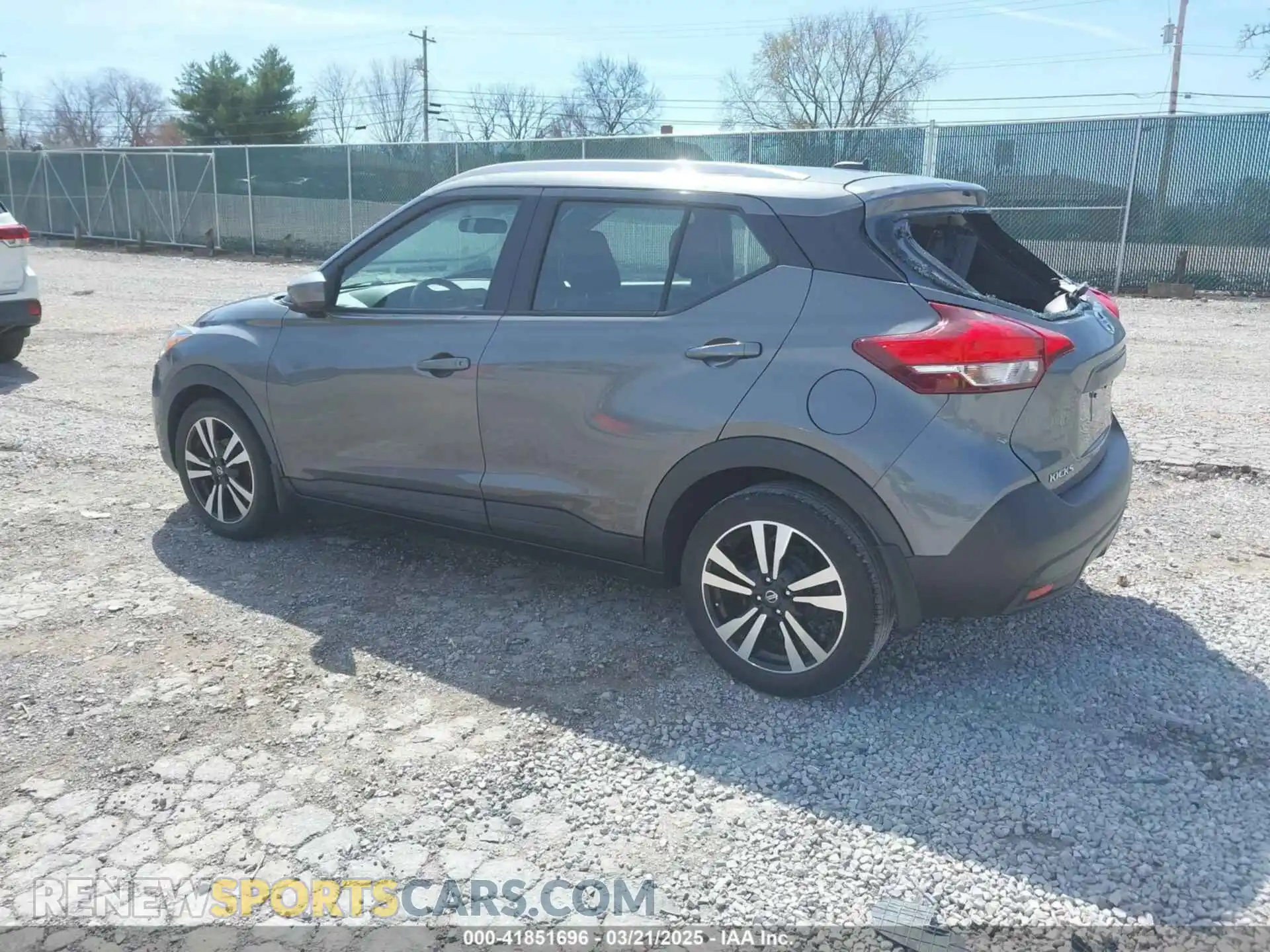 3 Photograph of a damaged car 3N1CP5CU9KL566347 NISSAN KICKS 2019