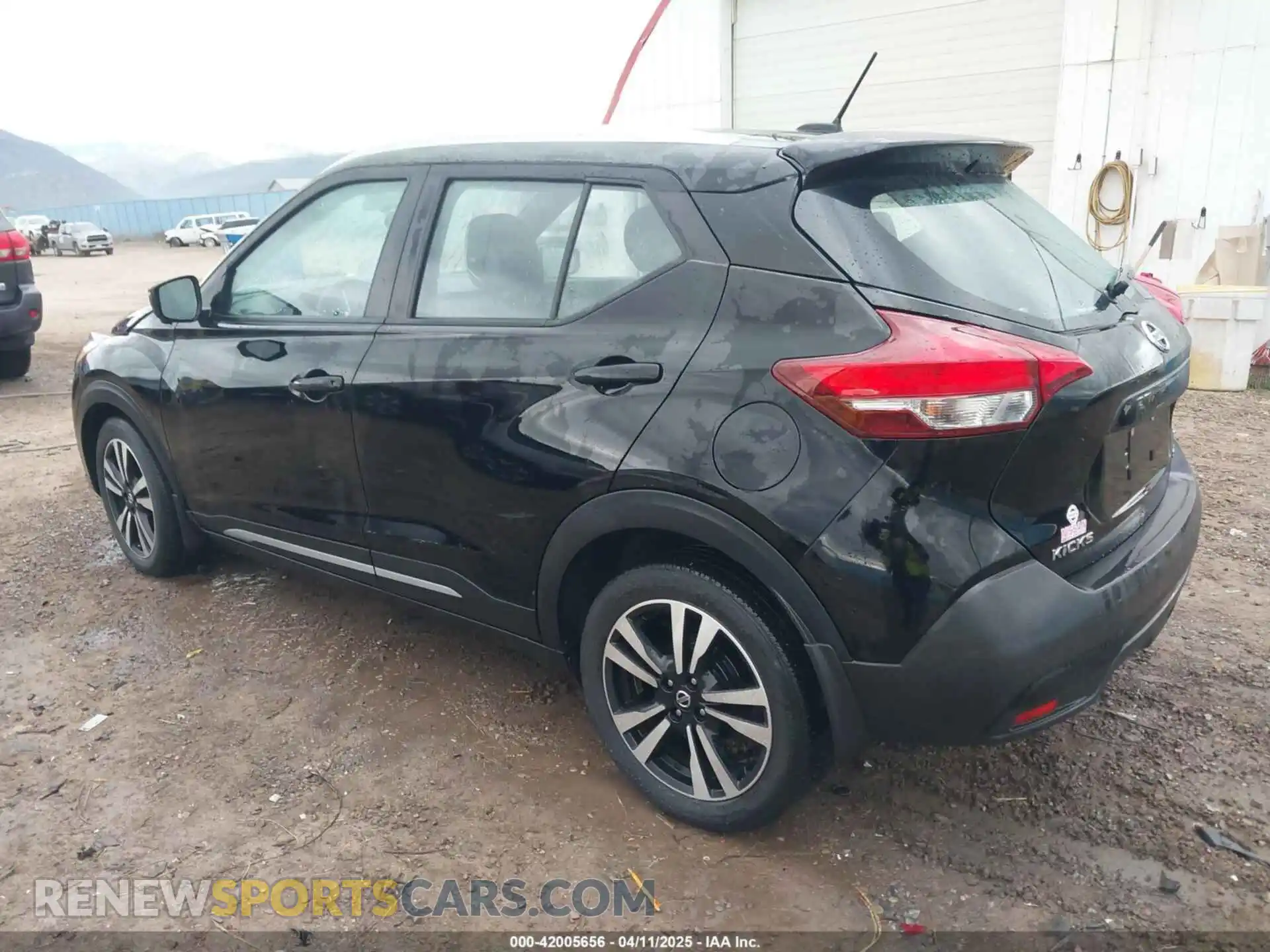 3 Photograph of a damaged car 3N1CP5CUXKL558435 NISSAN KICKS 2019