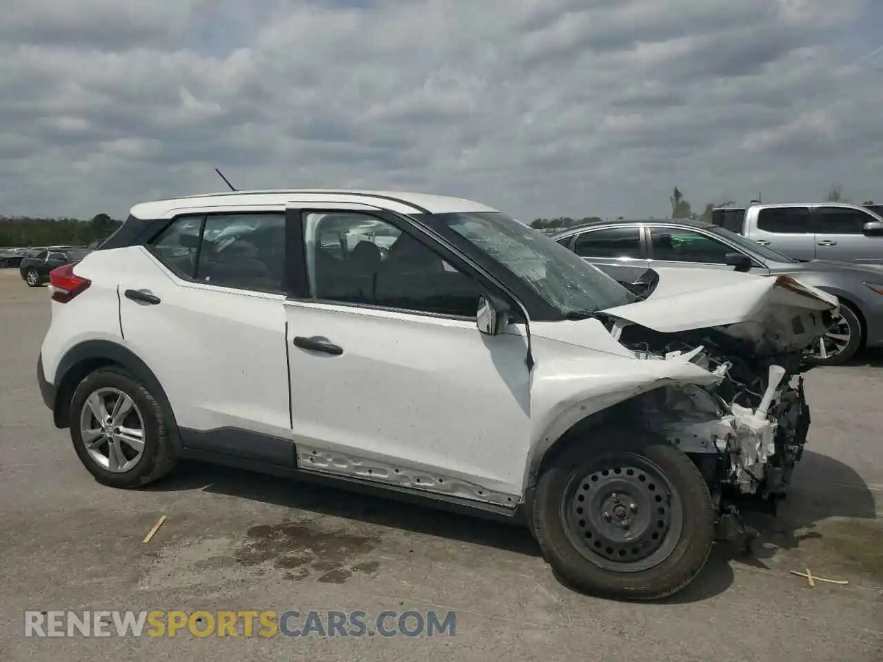 1 Photograph of a damaged car 3N1CP5BV0LL557368 NISSAN KICKS 2020