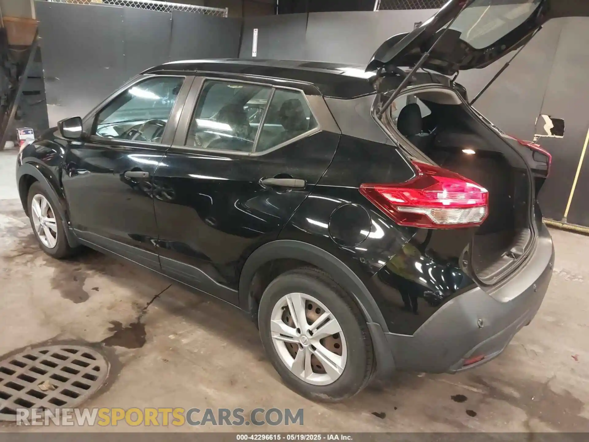 3 Photograph of a damaged car 3N1CP5BV2LL504266 NISSAN KICKS 2020