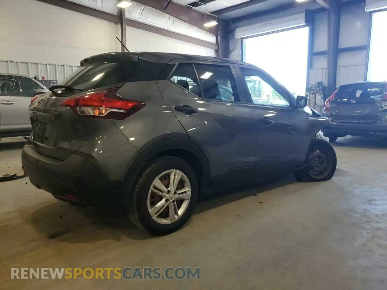 3 Photograph of a damaged car 3N1CP5BV2LL532472 NISSAN KICKS 2020