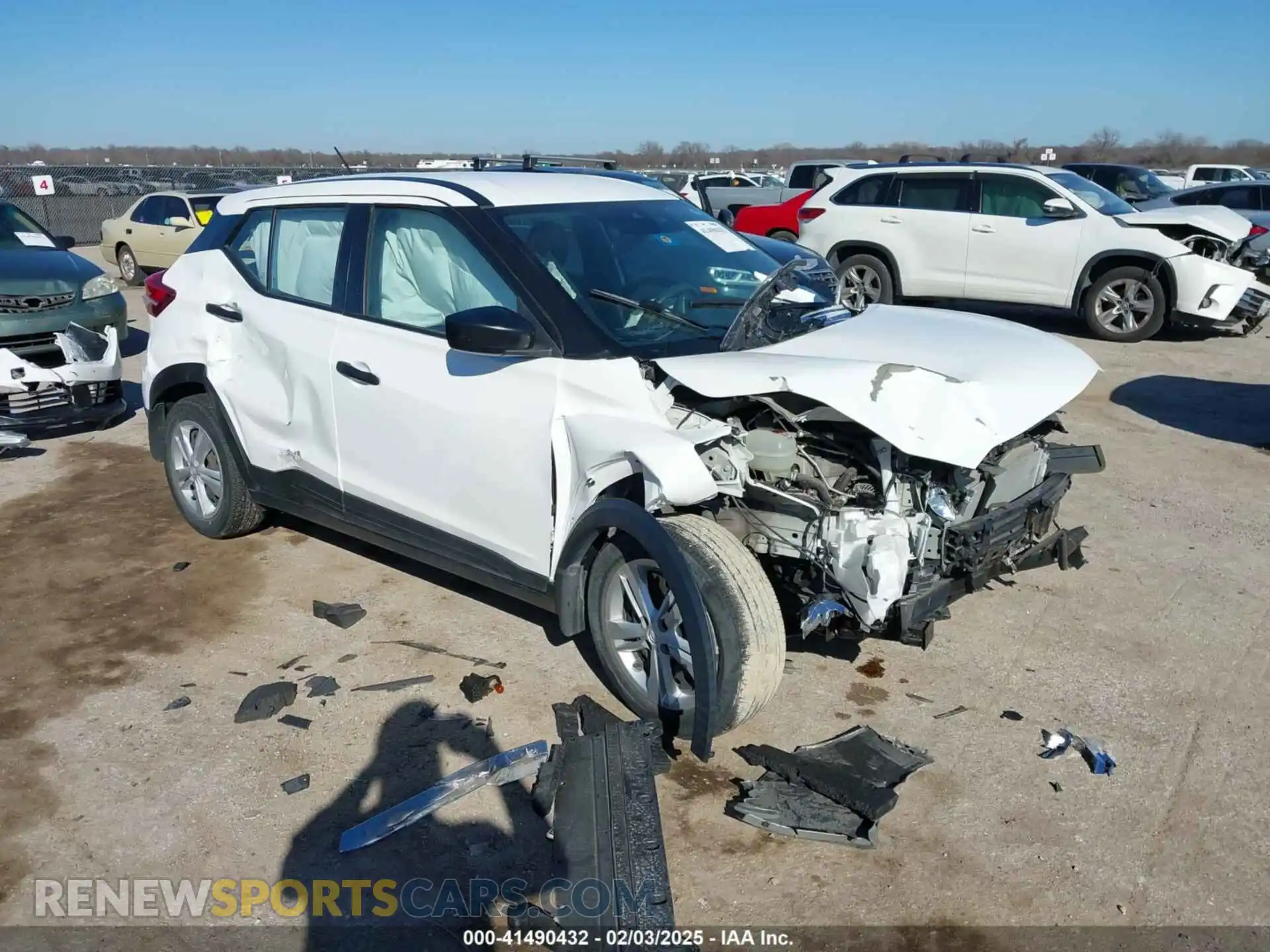 1 Photograph of a damaged car 3N1CP5BV3LL564265 NISSAN KICKS 2020