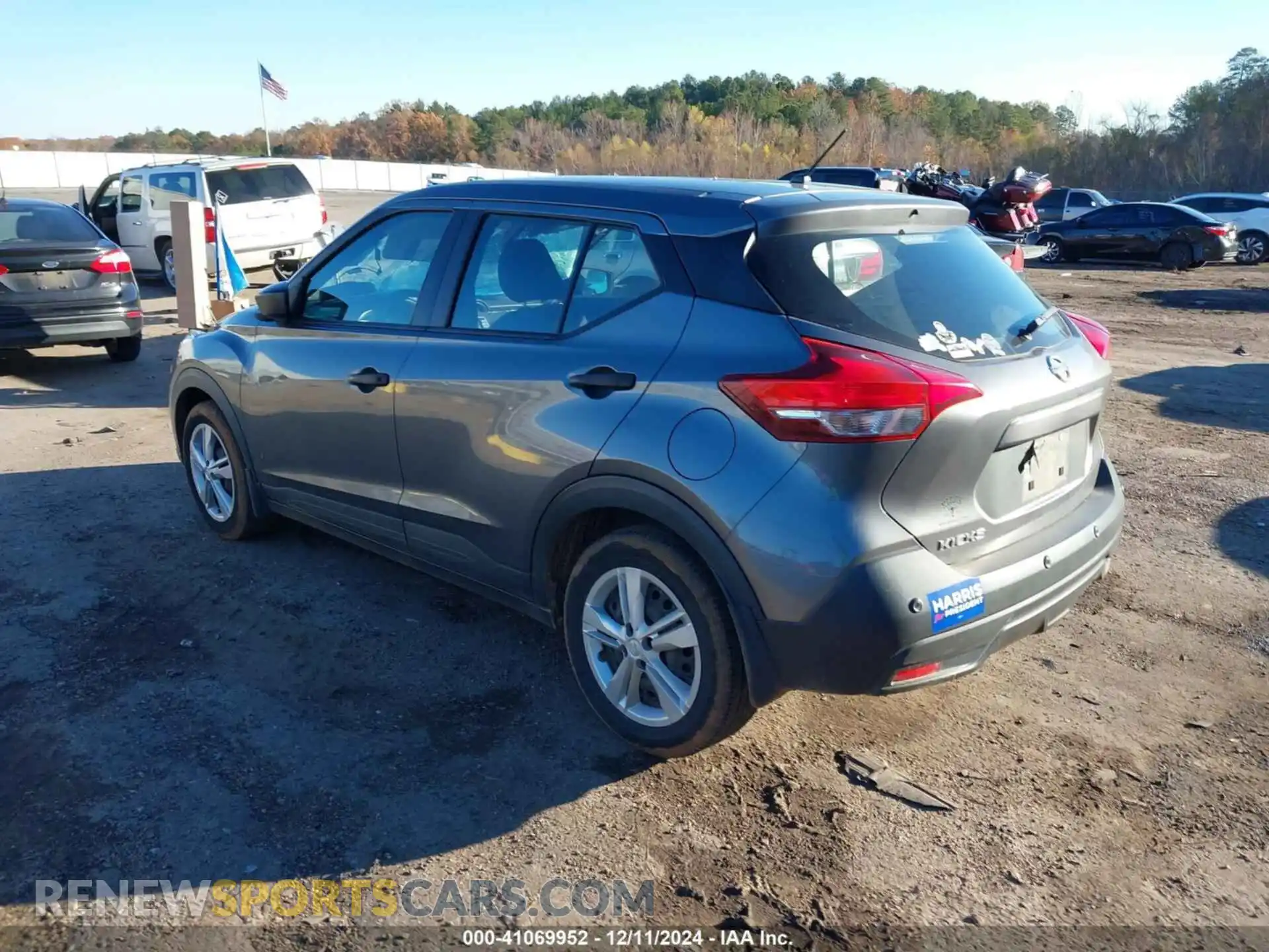 3 Photograph of a damaged car 3N1CP5BV4LL505189 NISSAN KICKS 2020