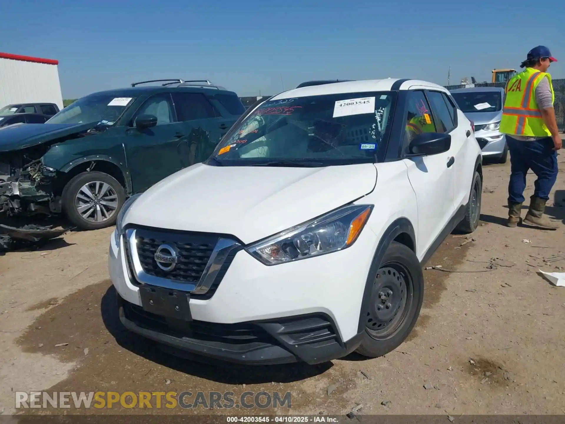 2 Photograph of a damaged car 3N1CP5BV8LL523503 NISSAN KICKS 2020