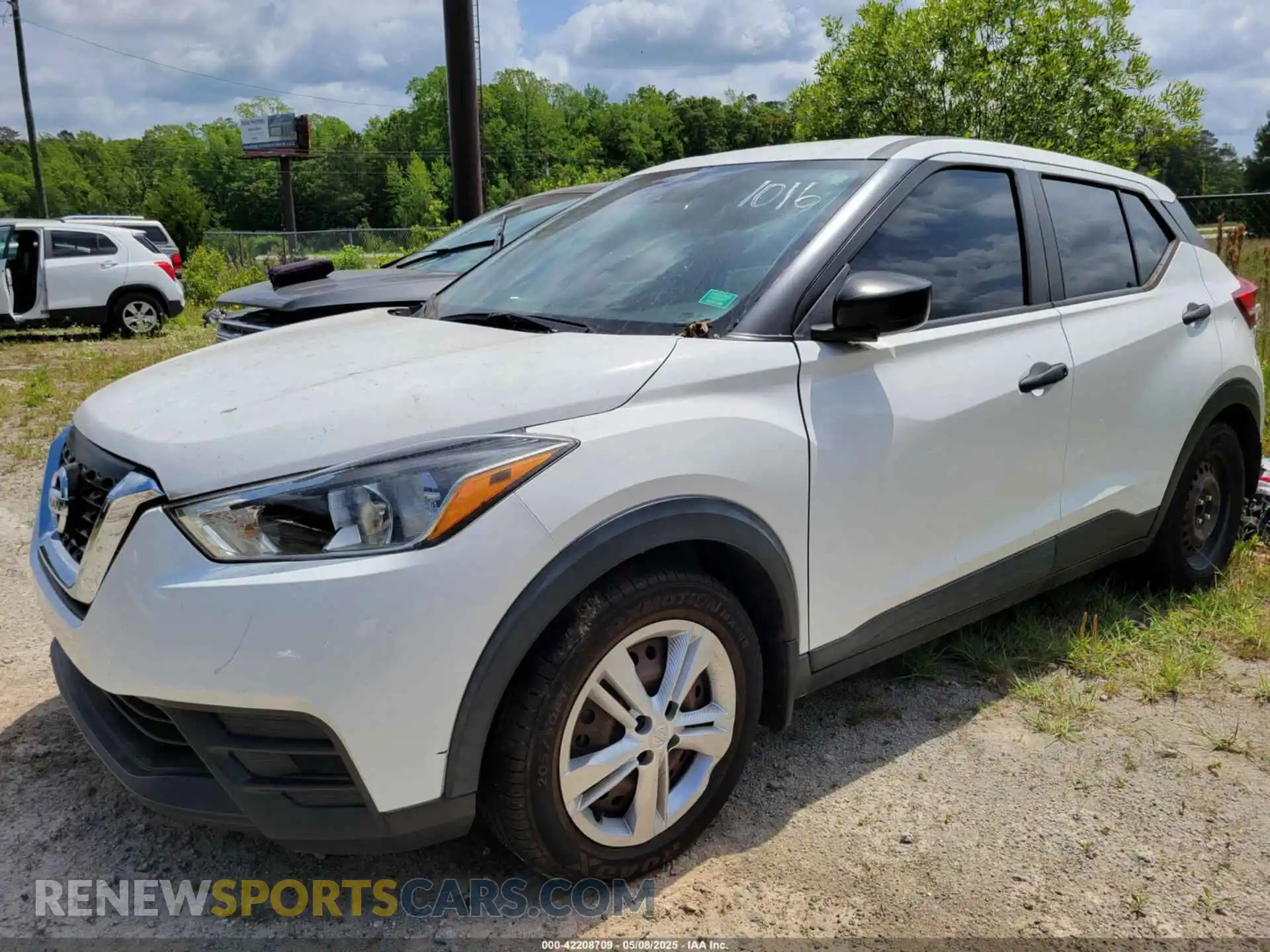 2 Photograph of a damaged car 3N1CP5BV9LL487319 NISSAN KICKS 2020