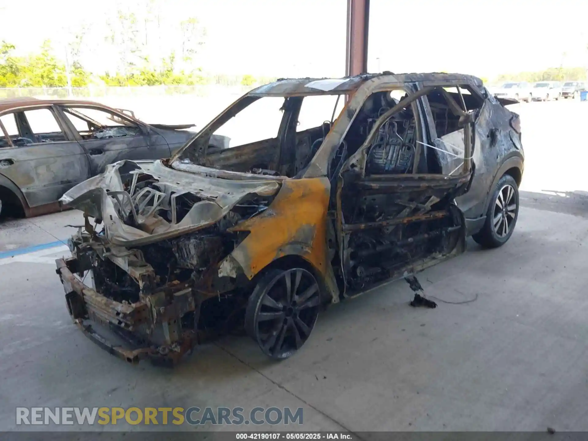 2 Photograph of a damaged car 3N1CP5CV0LL536681 NISSAN KICKS 2020