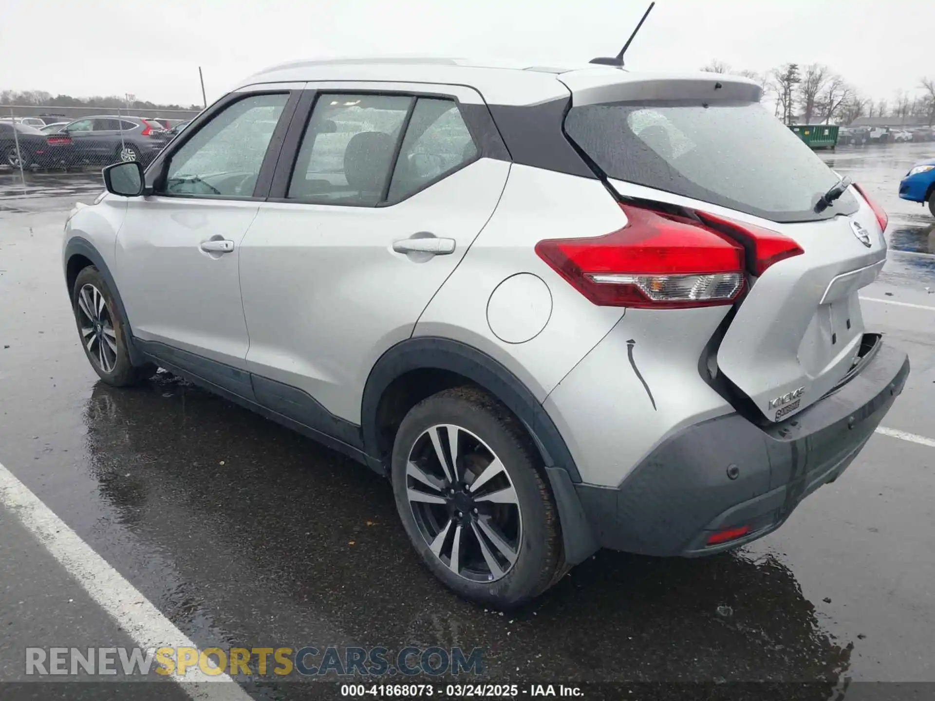 3 Photograph of a damaged car 3N1CP5CV0LL547650 NISSAN KICKS 2020