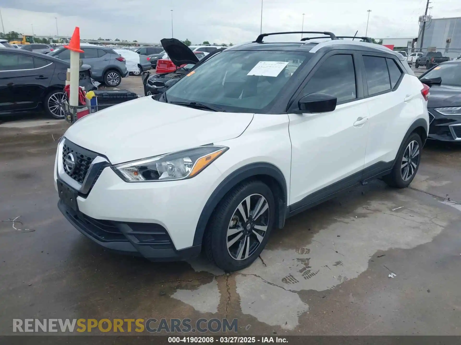 2 Photograph of a damaged car 3N1CP5CV1LL506573 NISSAN KICKS 2020