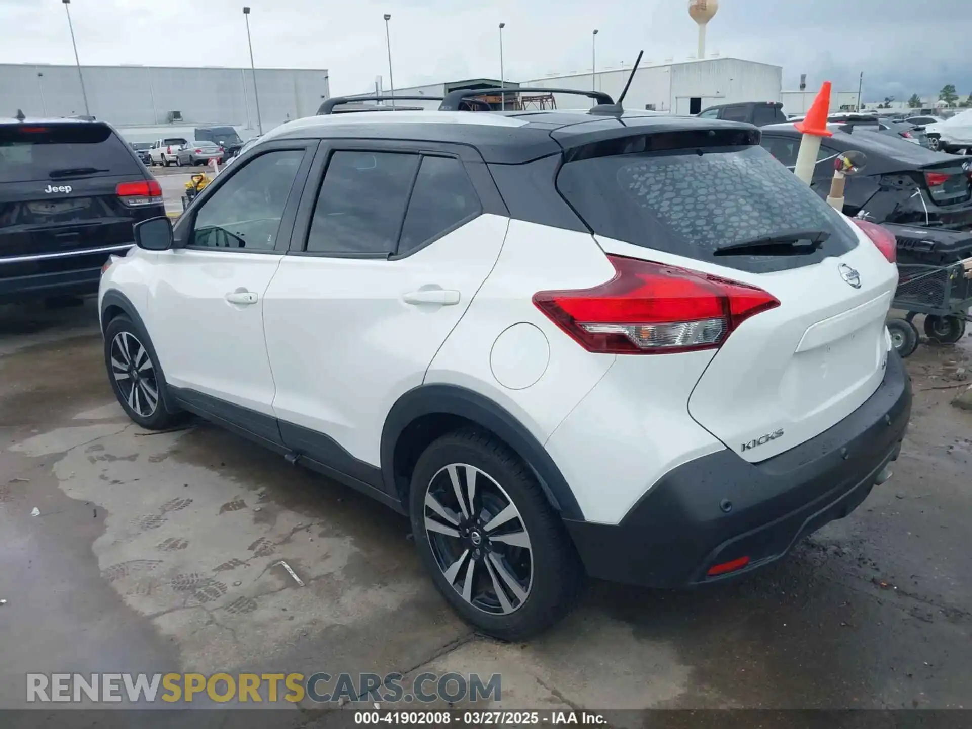 3 Photograph of a damaged car 3N1CP5CV1LL506573 NISSAN KICKS 2020