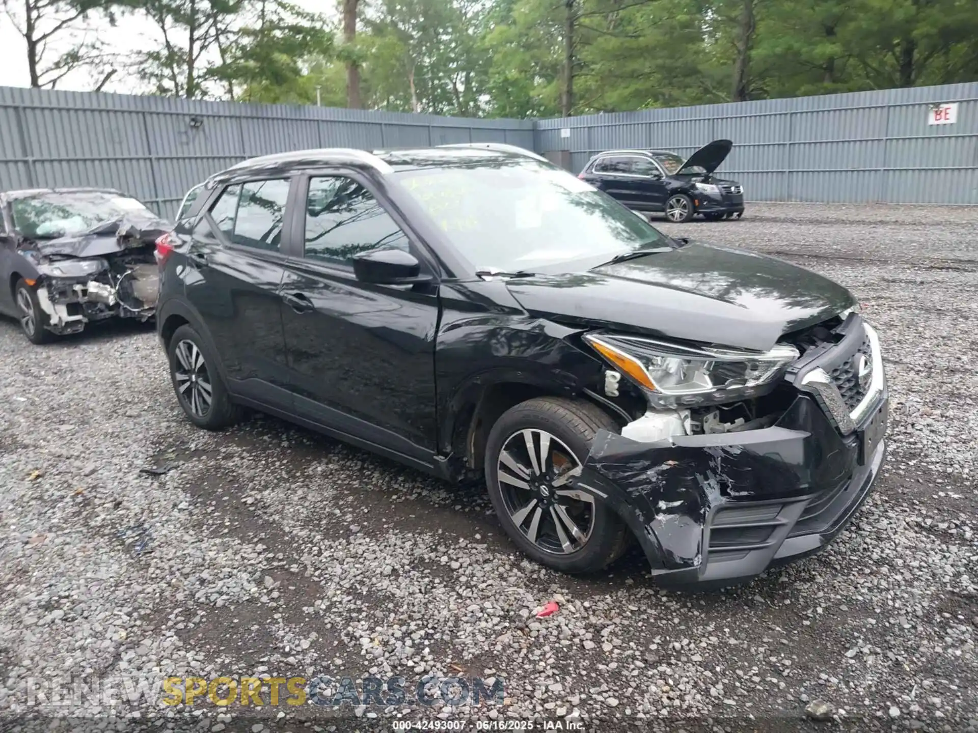 1 Photograph of a damaged car 3N1CP5CV1LL524880 NISSAN KICKS 2020