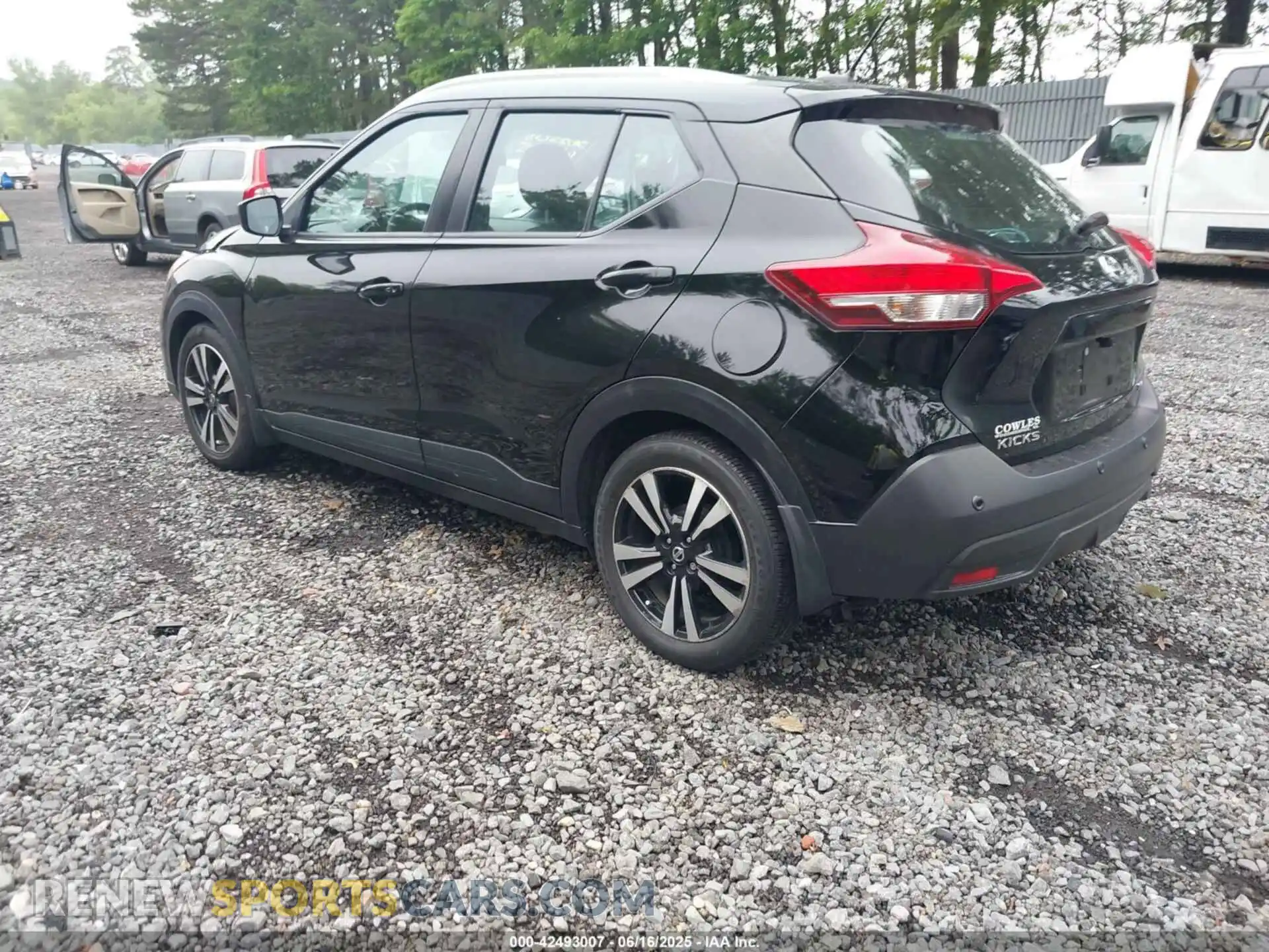 3 Photograph of a damaged car 3N1CP5CV1LL524880 NISSAN KICKS 2020