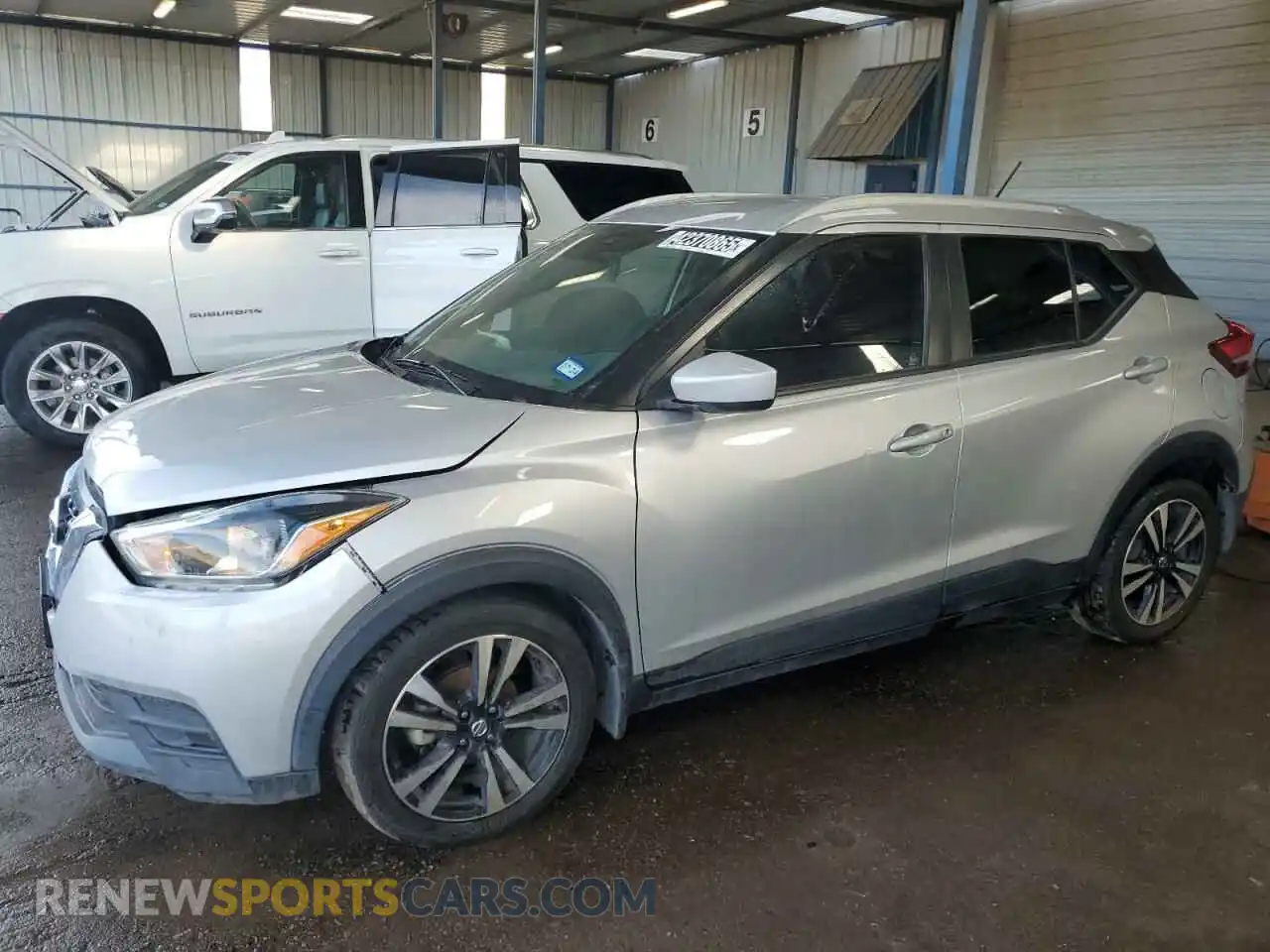 1 Photograph of a damaged car 3N1CP5CV1LL537645 NISSAN KICKS 2020