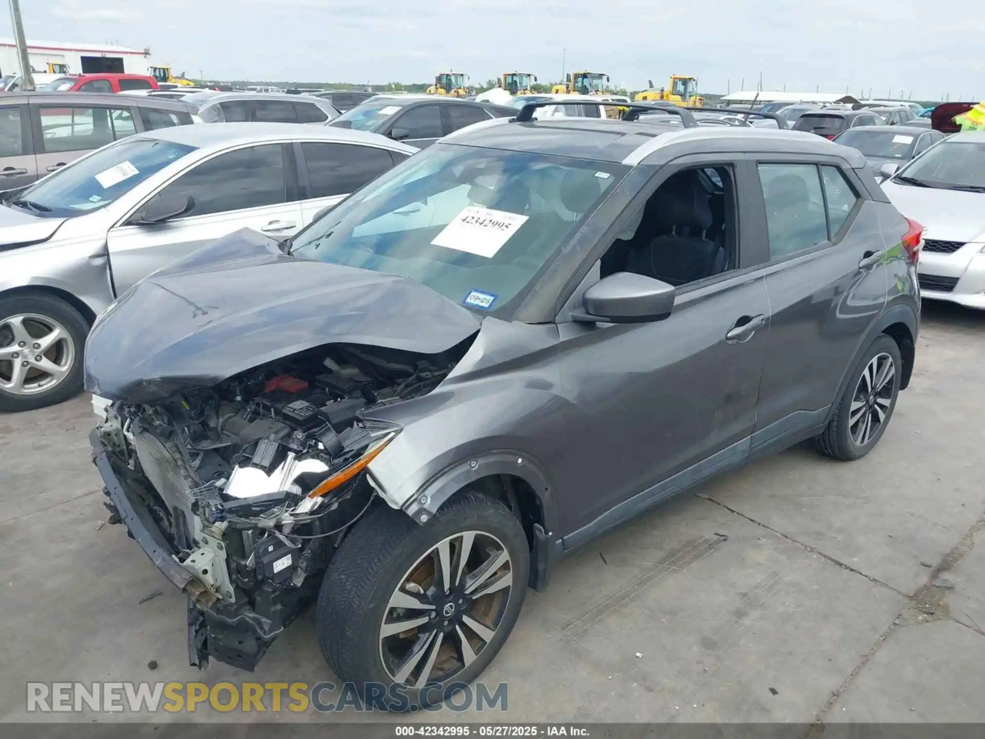 2 Photograph of a damaged car 3N1CP5CV2LL487189 NISSAN KICKS 2020