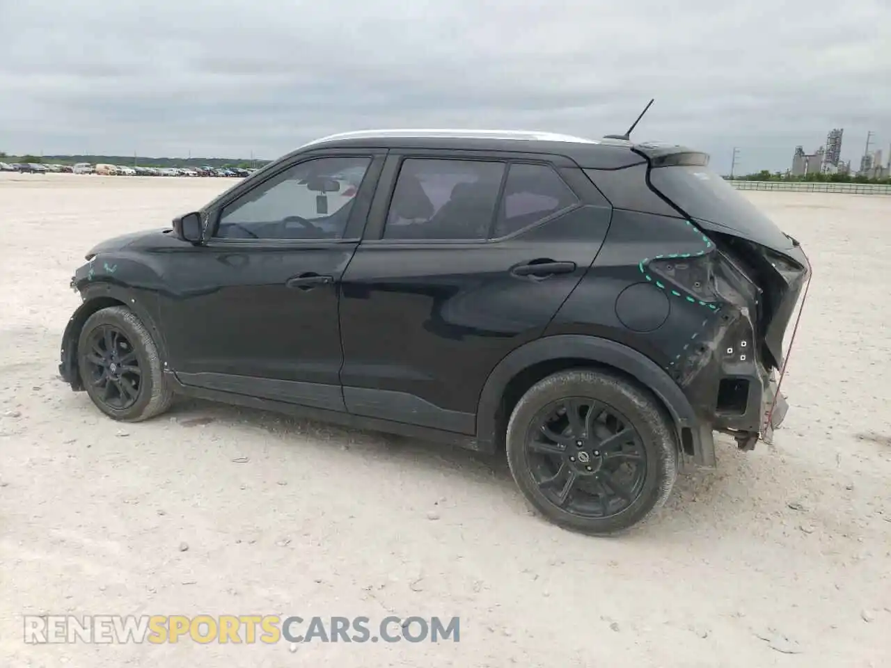 2 Photograph of a damaged car 3N1CP5CV2LL507859 NISSAN KICKS 2020