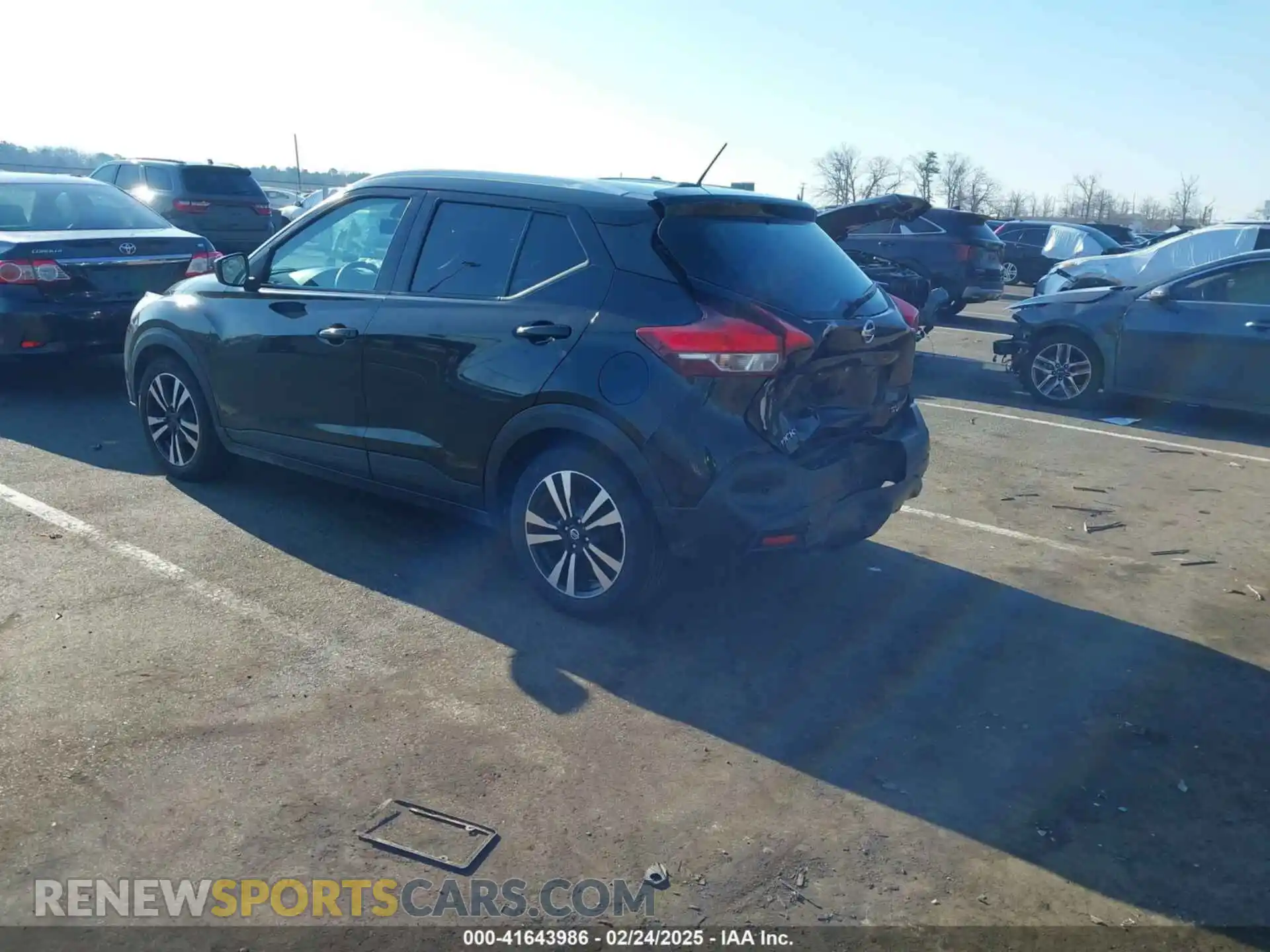 3 Photograph of a damaged car 3N1CP5CV3LL479599 NISSAN KICKS 2020