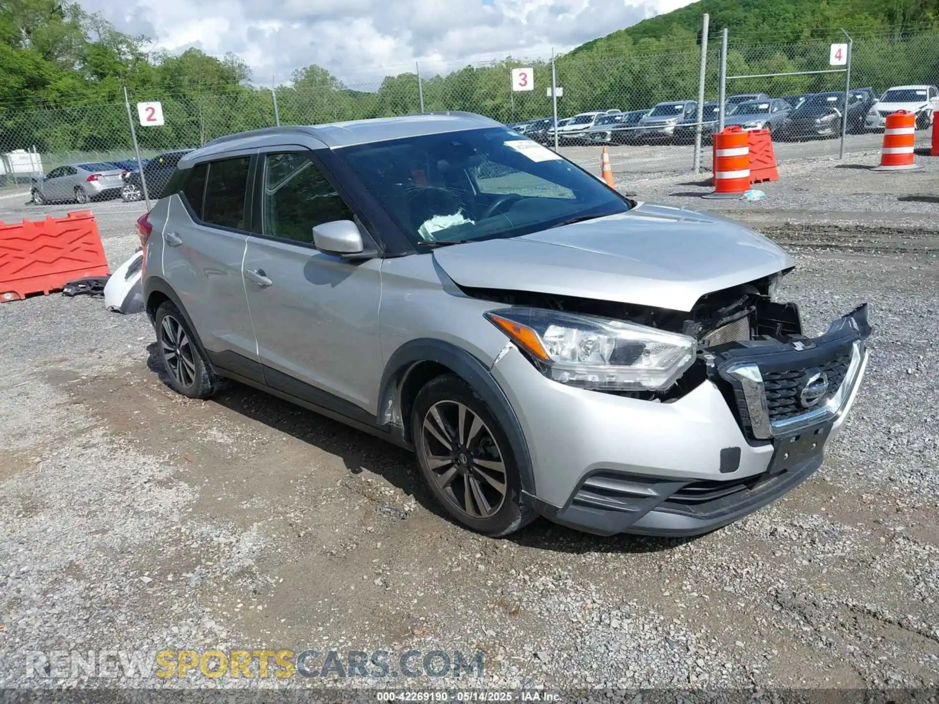 1 Photograph of a damaged car 3N1CP5CV4LL507278 NISSAN KICKS 2020
