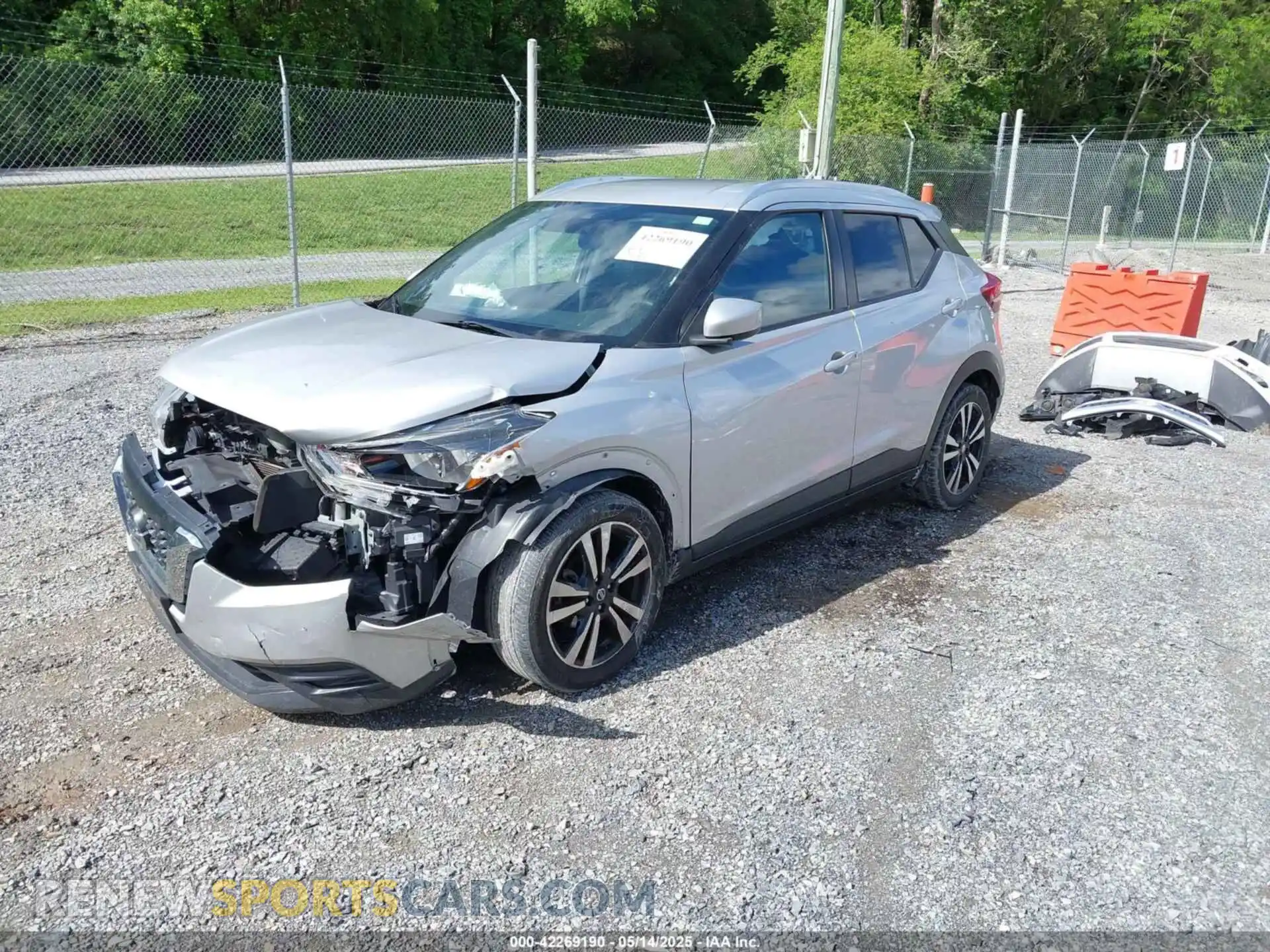 2 Photograph of a damaged car 3N1CP5CV4LL507278 NISSAN KICKS 2020
