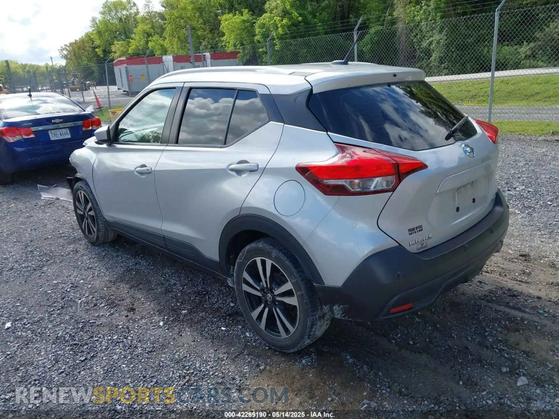 3 Photograph of a damaged car 3N1CP5CV4LL507278 NISSAN KICKS 2020