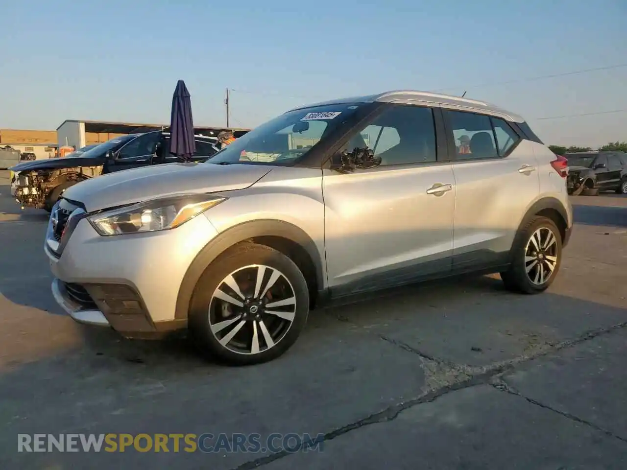 1 Photograph of a damaged car 3N1CP5CV5LL484299 NISSAN KICKS 2020