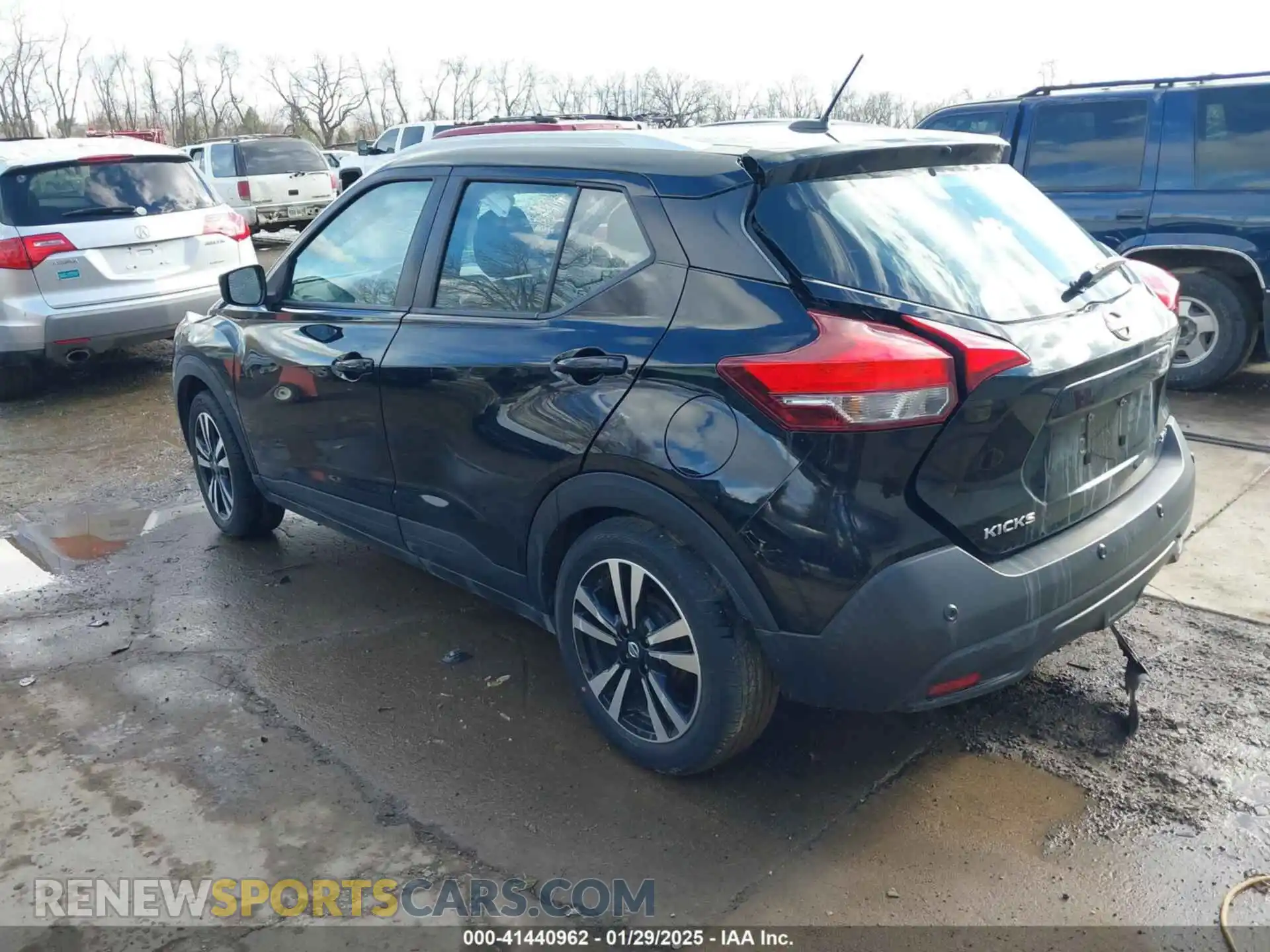 3 Photograph of a damaged car 3N1CP5CV5LL496923 NISSAN KICKS 2020