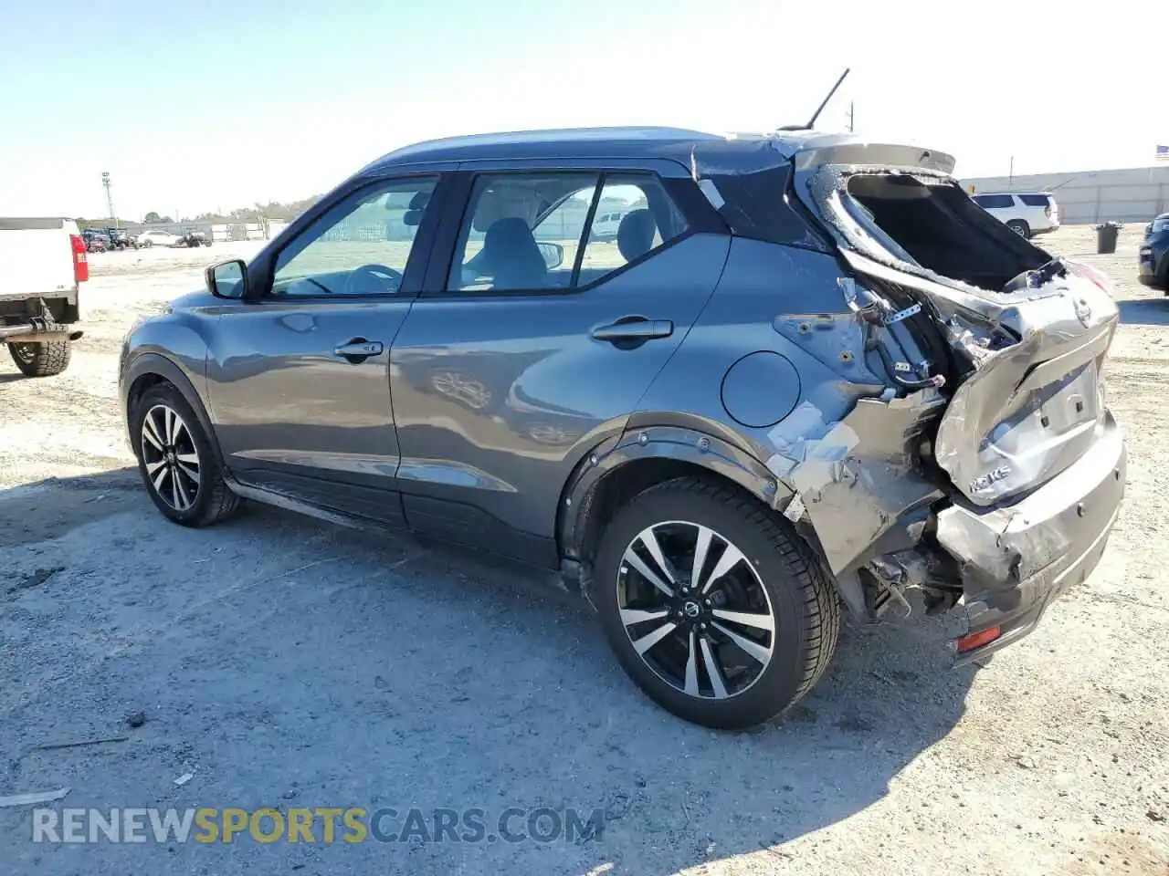 2 Photograph of a damaged car 3N1CP5CV5LL506690 NISSAN KICKS 2020