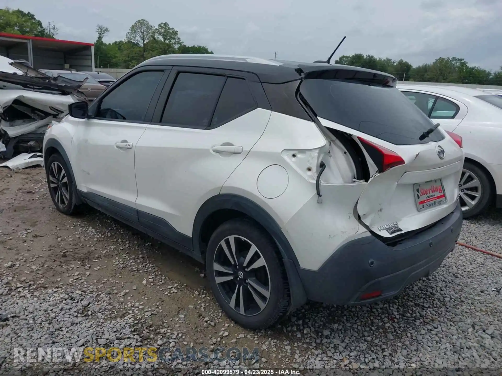 3 Photograph of a damaged car 3N1CP5CV5LL527197 NISSAN KICKS 2020