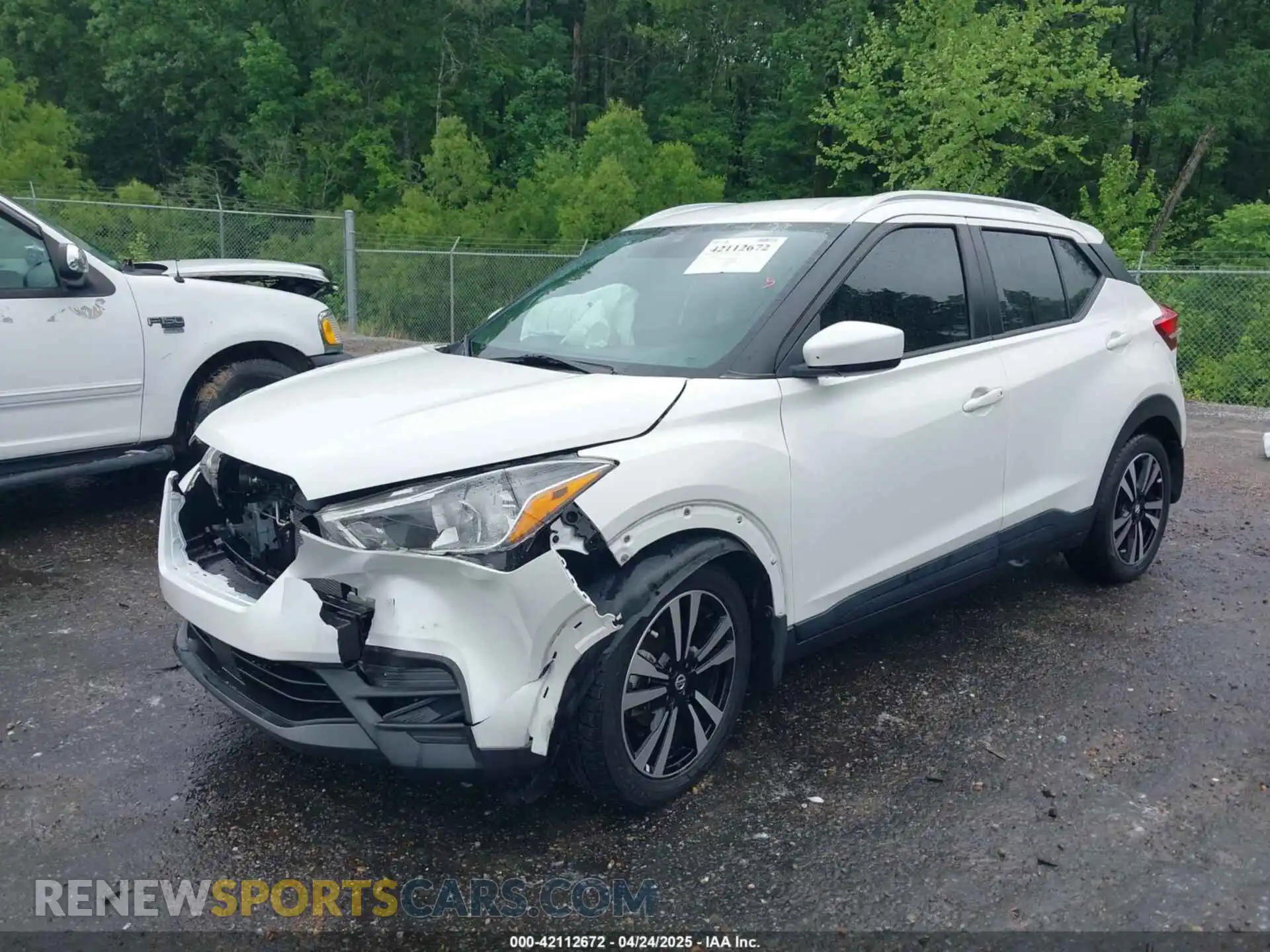 2 Photograph of a damaged car 3N1CP5CV6LL479855 NISSAN KICKS 2020