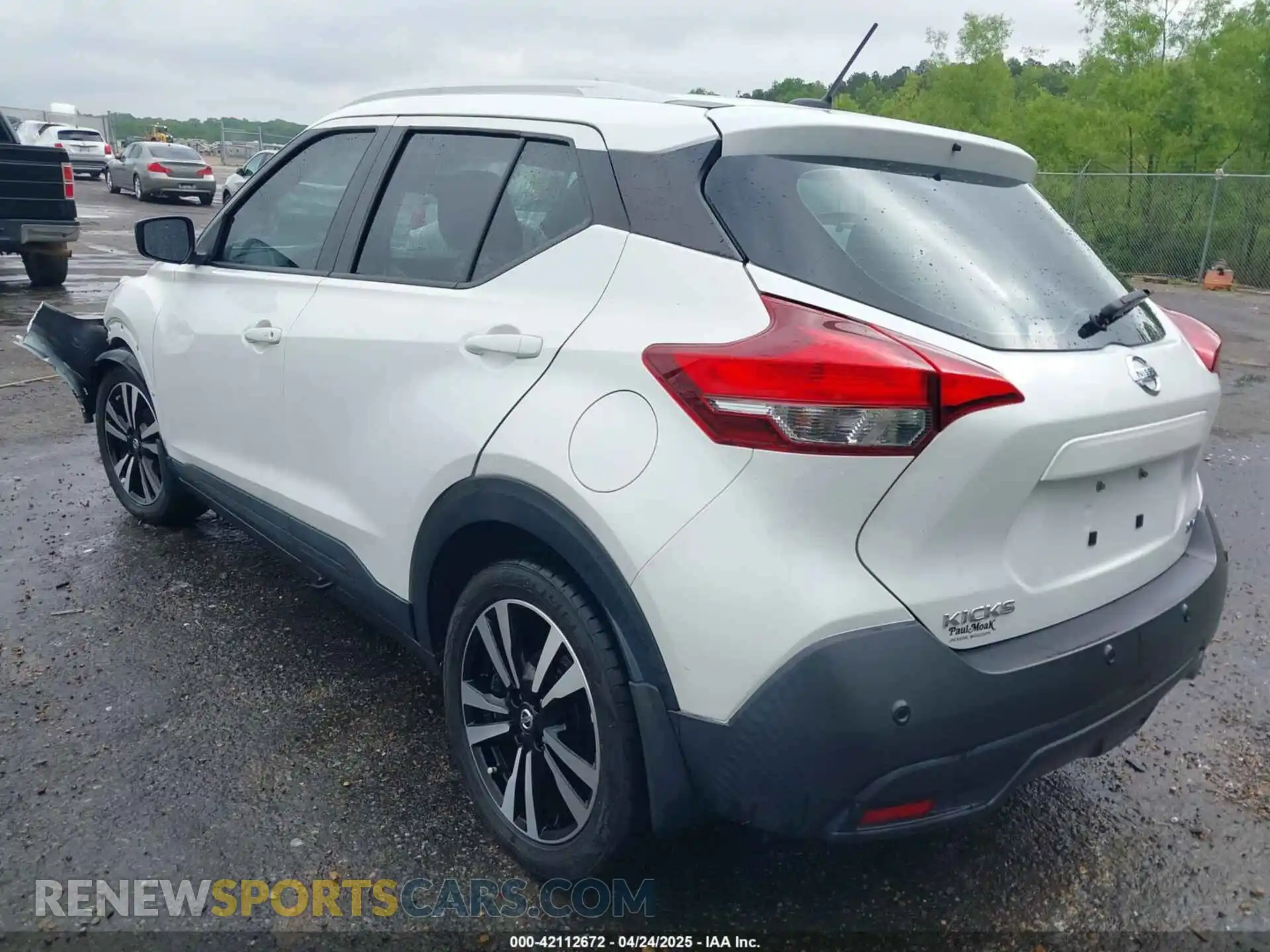 3 Photograph of a damaged car 3N1CP5CV6LL479855 NISSAN KICKS 2020