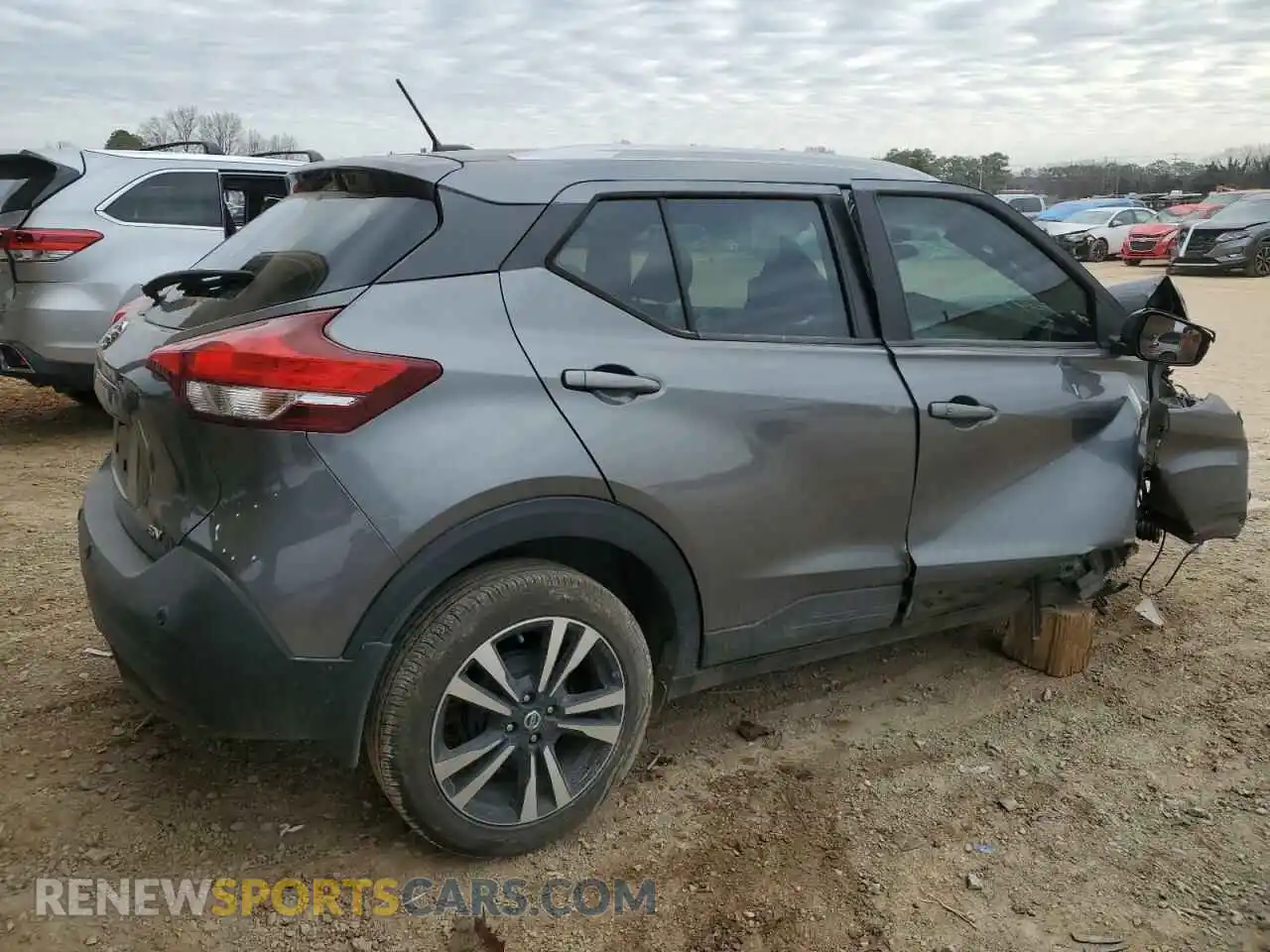 3 Photograph of a damaged car 3N1CP5CV6LL538175 NISSAN KICKS 2020