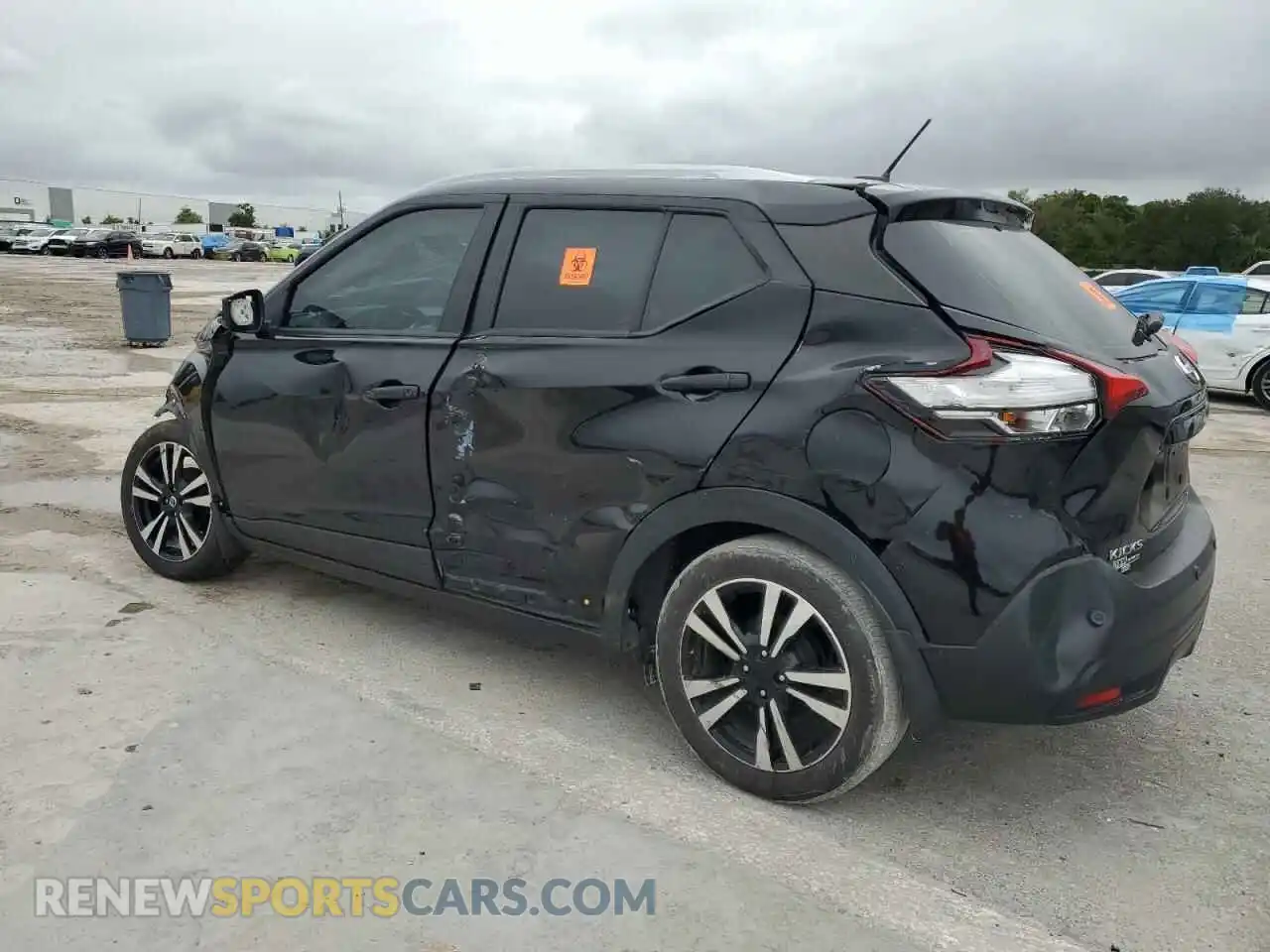 2 Photograph of a damaged car 3N1CP5CV6LL566087 NISSAN KICKS 2020