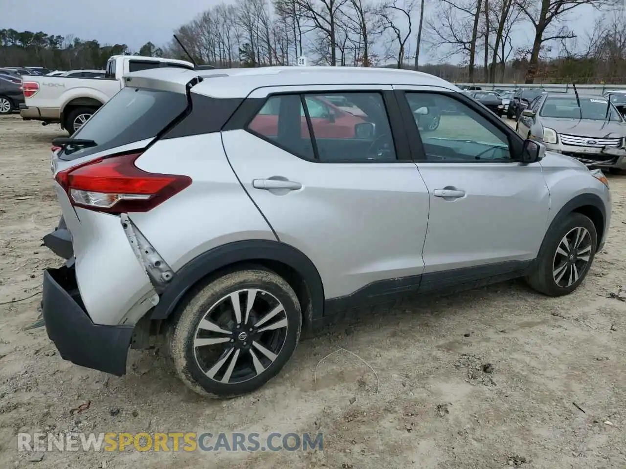 3 Photograph of a damaged car 3N1CP5CV7LL528299 NISSAN KICKS 2020