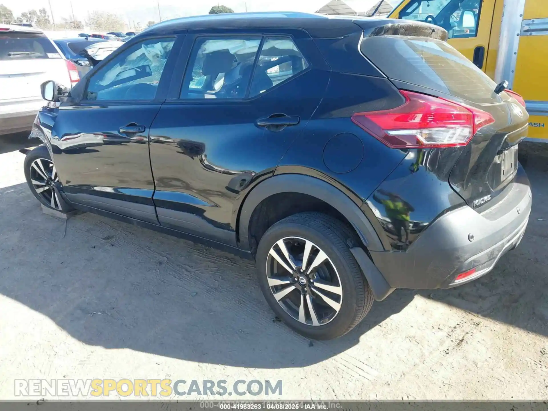 3 Photograph of a damaged car 3N1CP5CV7LL549315 NISSAN KICKS 2020