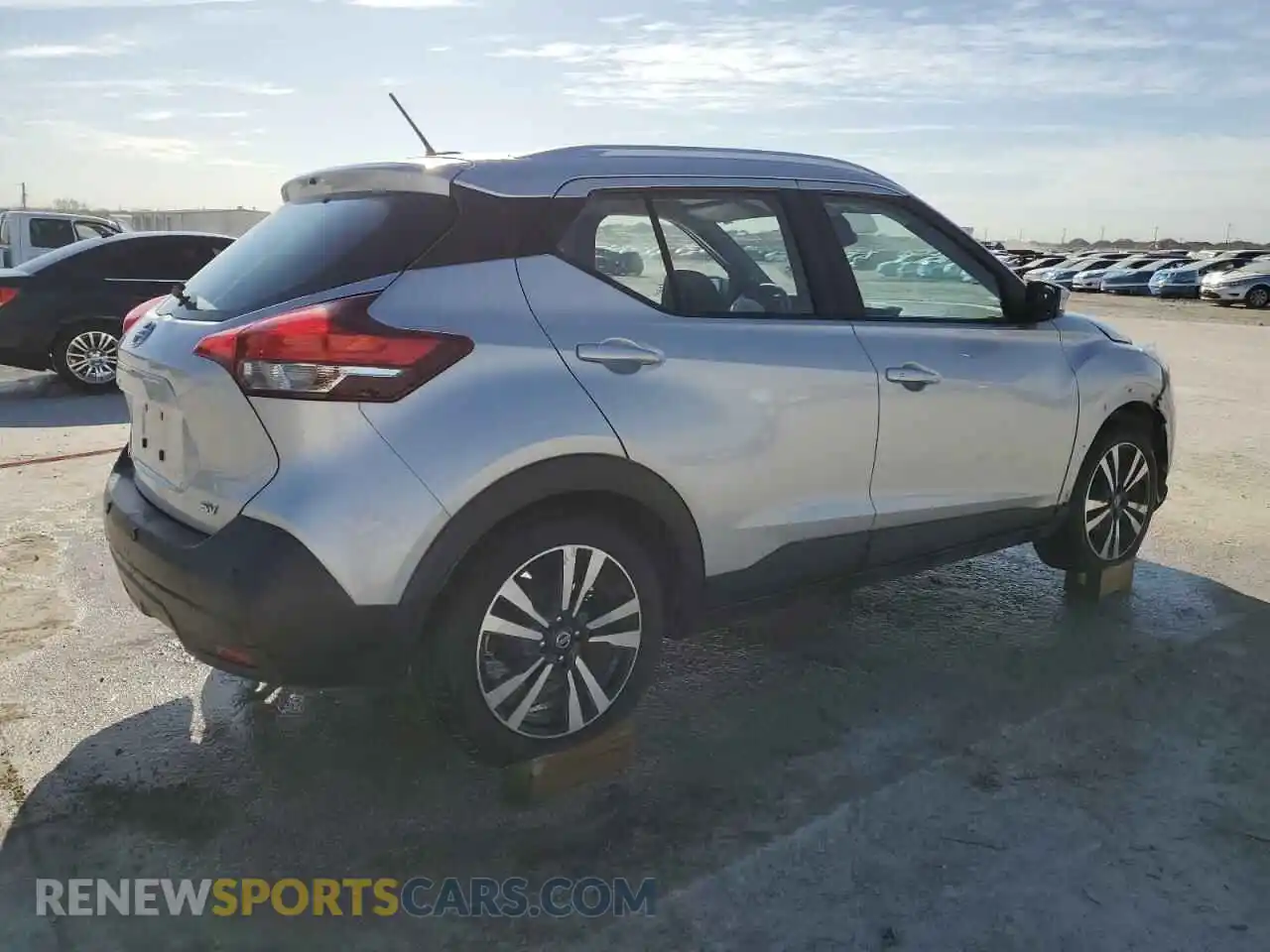 3 Photograph of a damaged car 3N1CP5CV8LL489268 NISSAN KICKS 2020