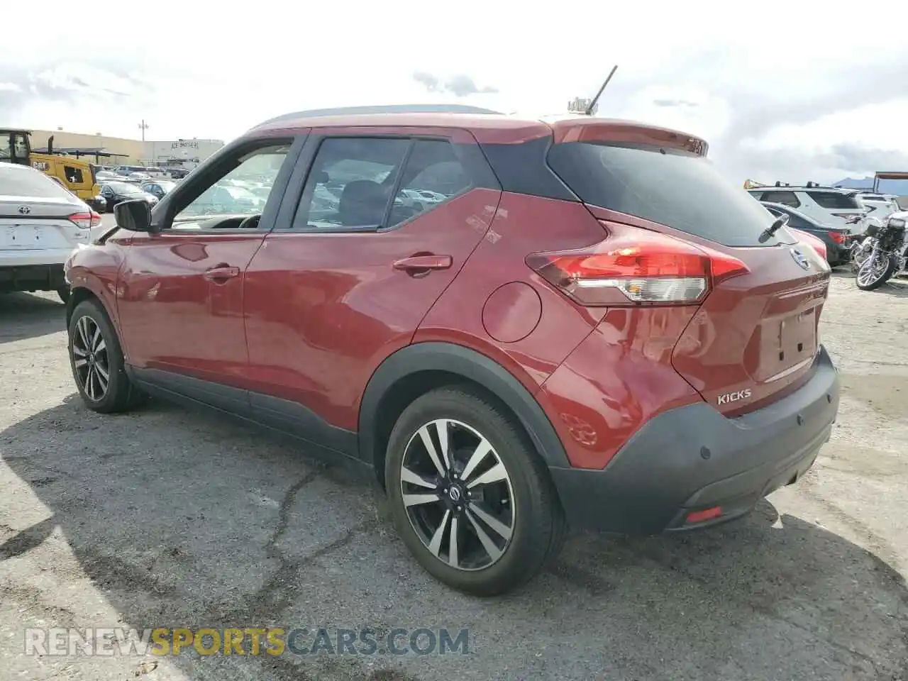 2 Photograph of a damaged car 3N1CP5CV9LL489554 NISSAN KICKS 2020