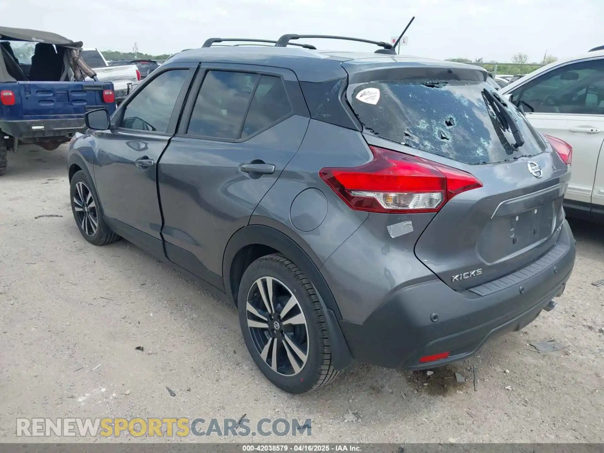 3 Photograph of a damaged car 3N1CP5CVXLL553648 NISSAN KICKS 2020