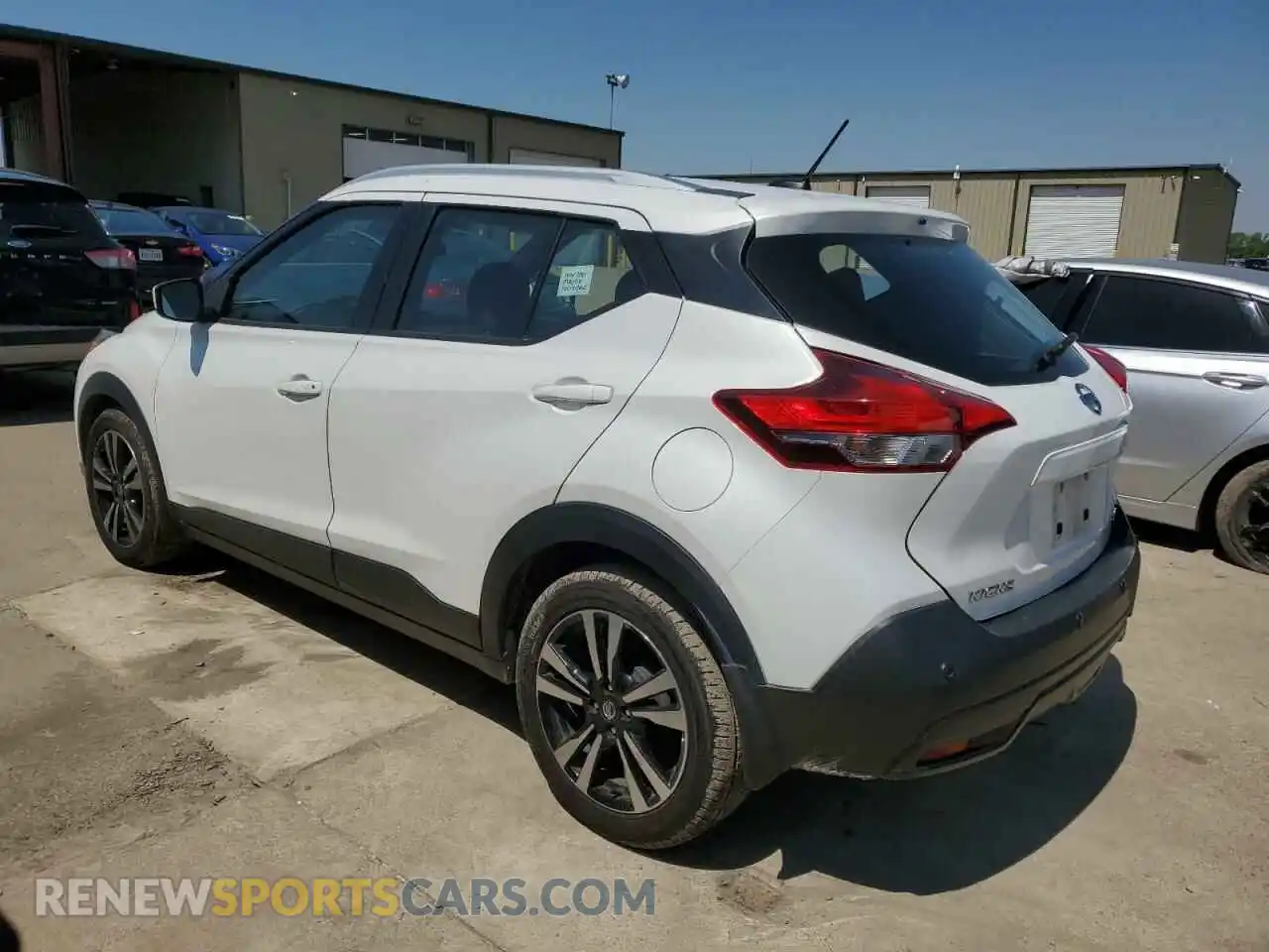 2 Photograph of a damaged car 3N1CP5CVXLL556369 NISSAN KICKS 2020