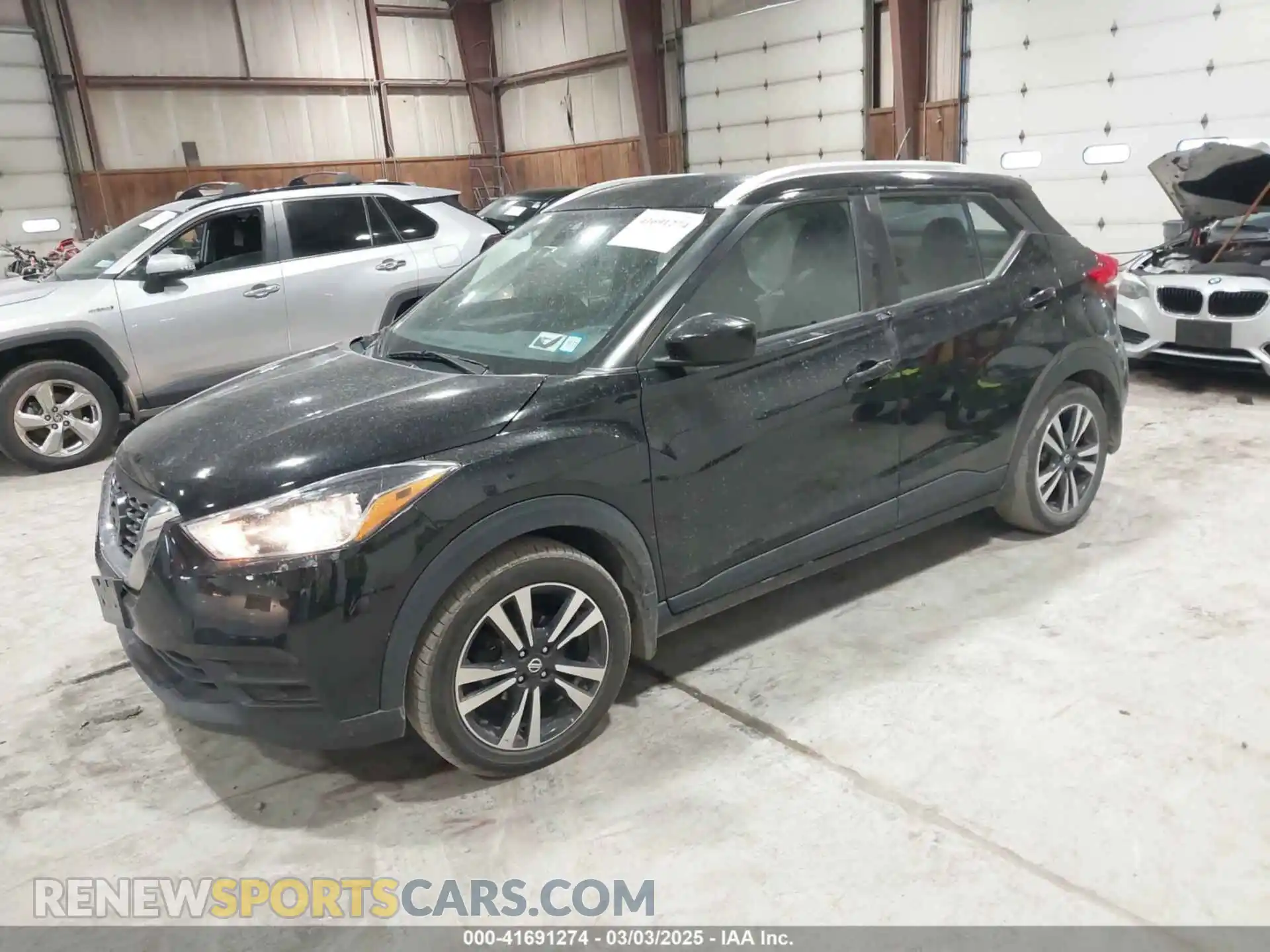 2 Photograph of a damaged car 3N1CP5CVXLL556968 NISSAN KICKS 2020