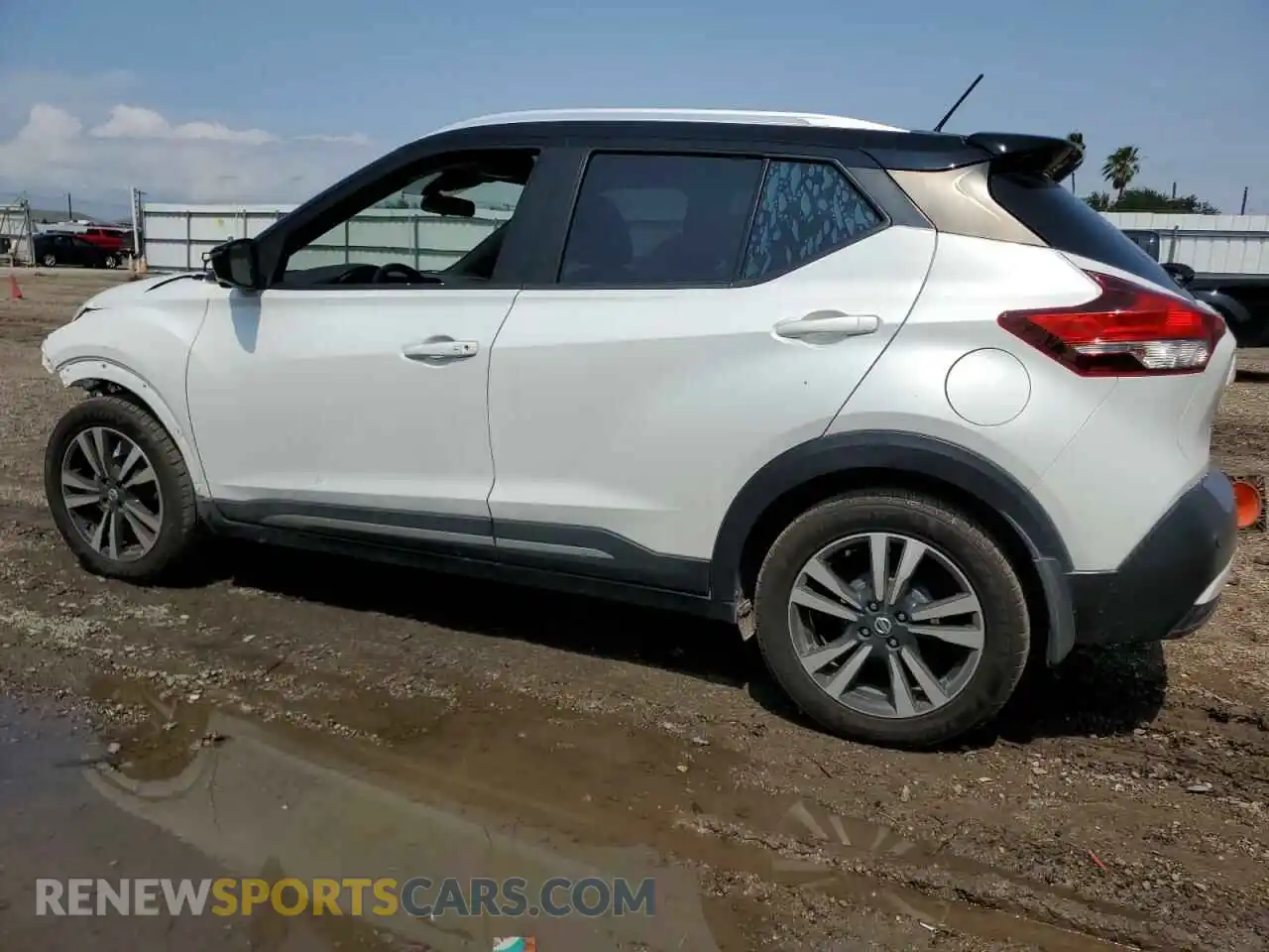 2 Photograph of a damaged car 3N1CP5DV1LL504658 NISSAN KICKS 2020